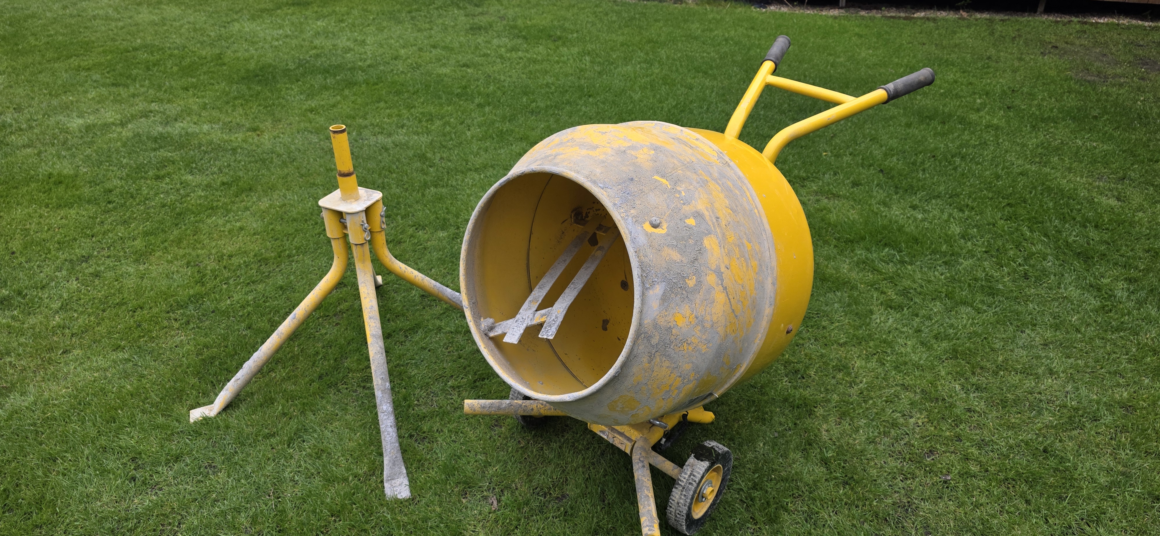 Cement concrete mixer wolf contractor 135l 550w stand belle style
