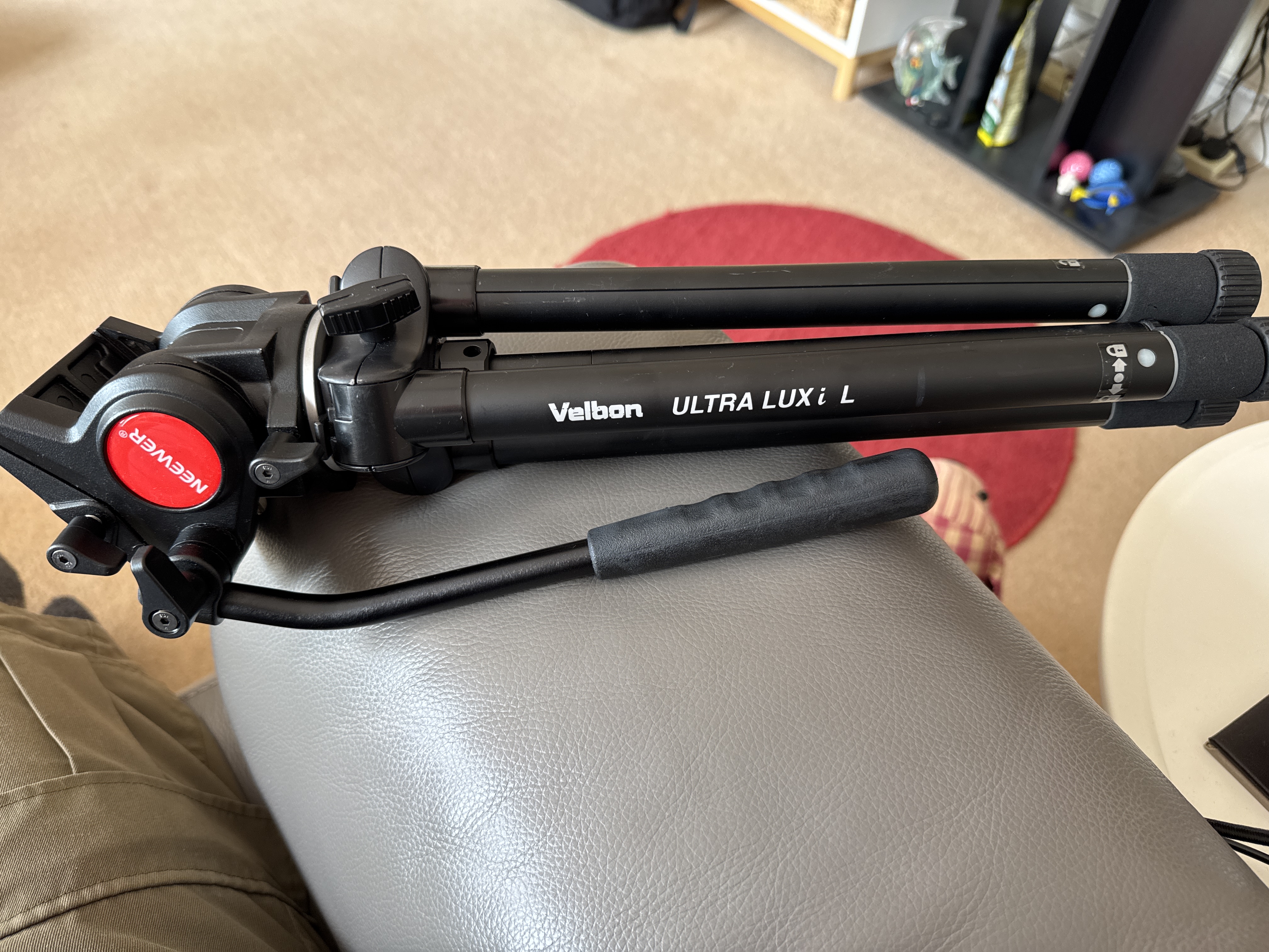 Velbon ultra luxi l tripod with neewer ta60 fluid drag head