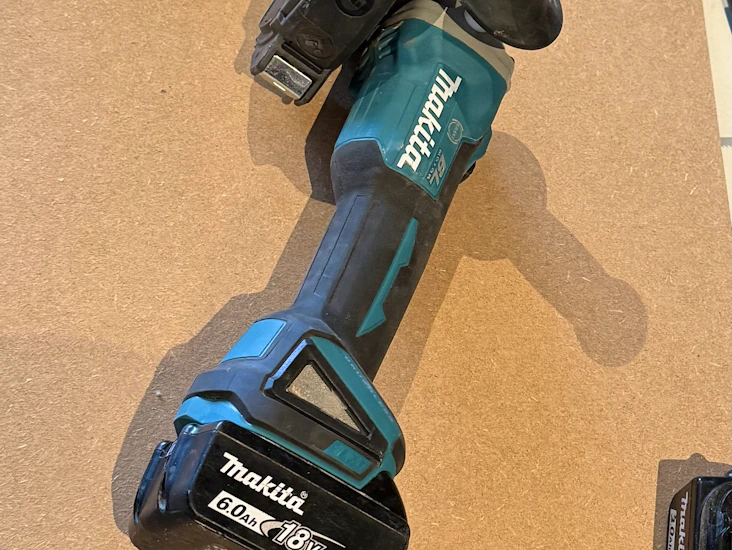 Makita vinkelsliber dga506
