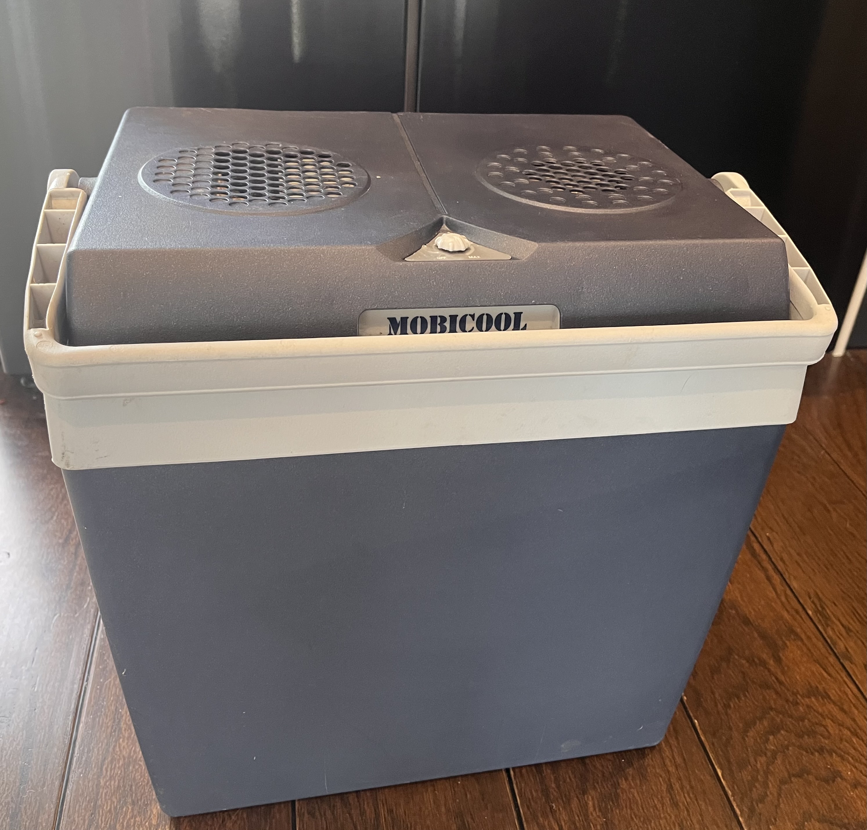 Eldriven kylbox (12v/230v)