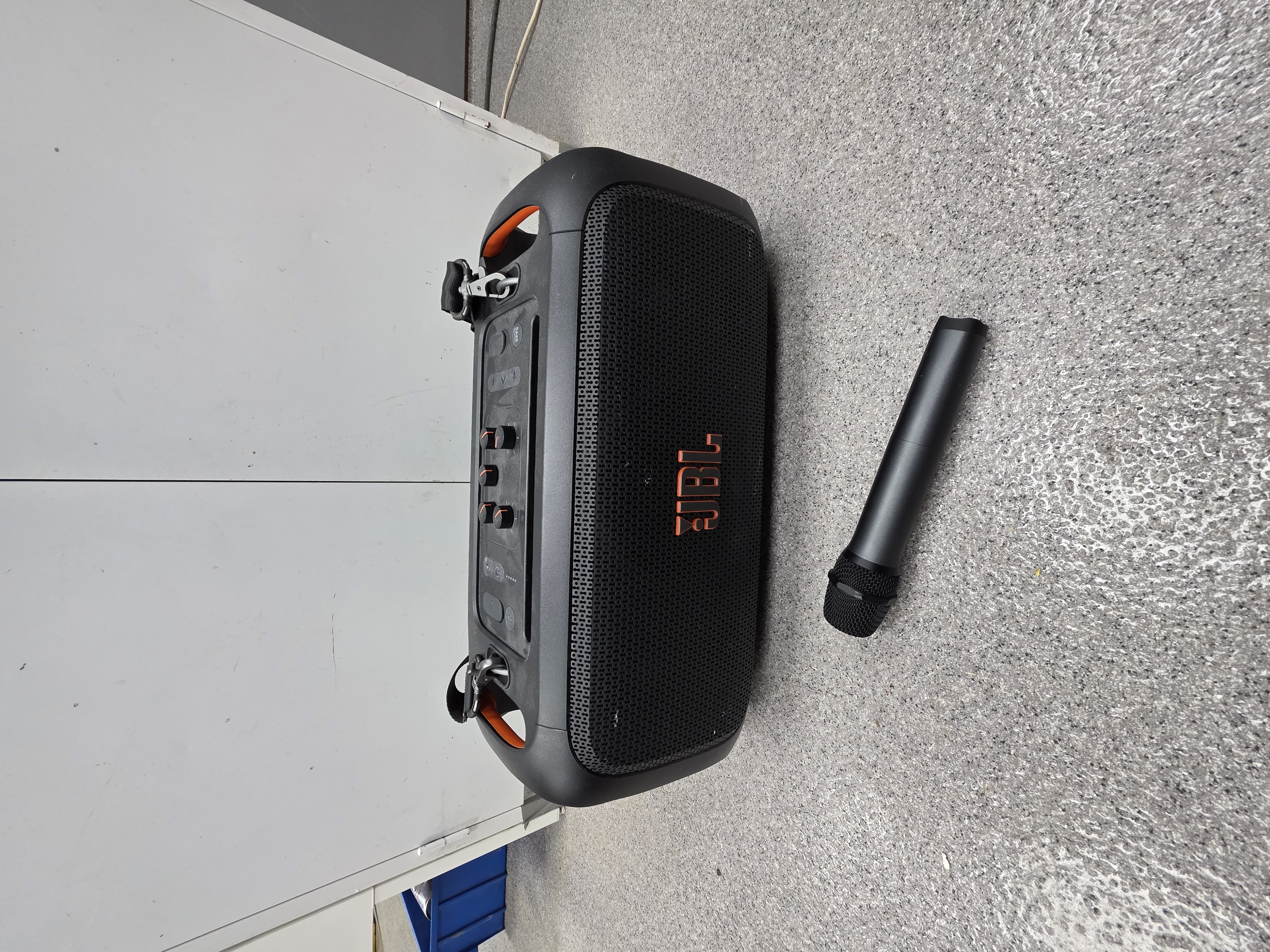 Jbl högtalare partybox/karaoke 100watt
