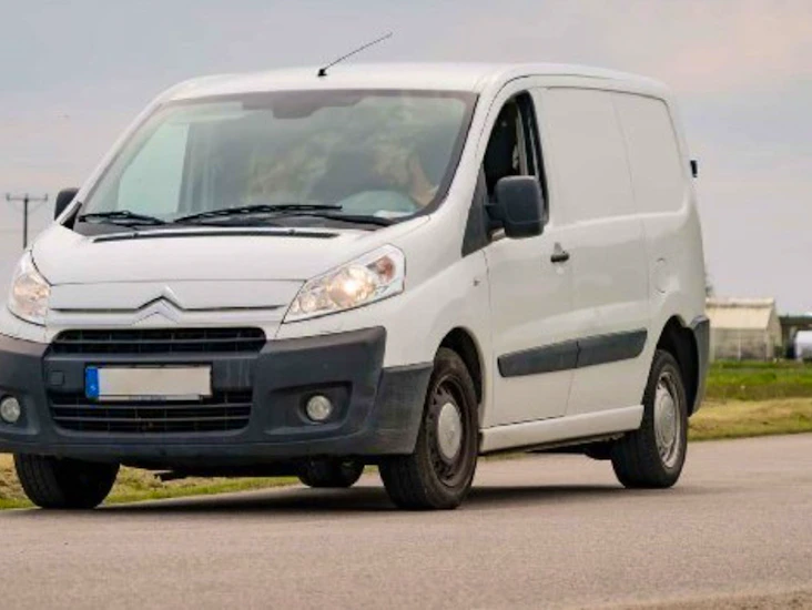 Billig skåpbil !!! flytta billigt