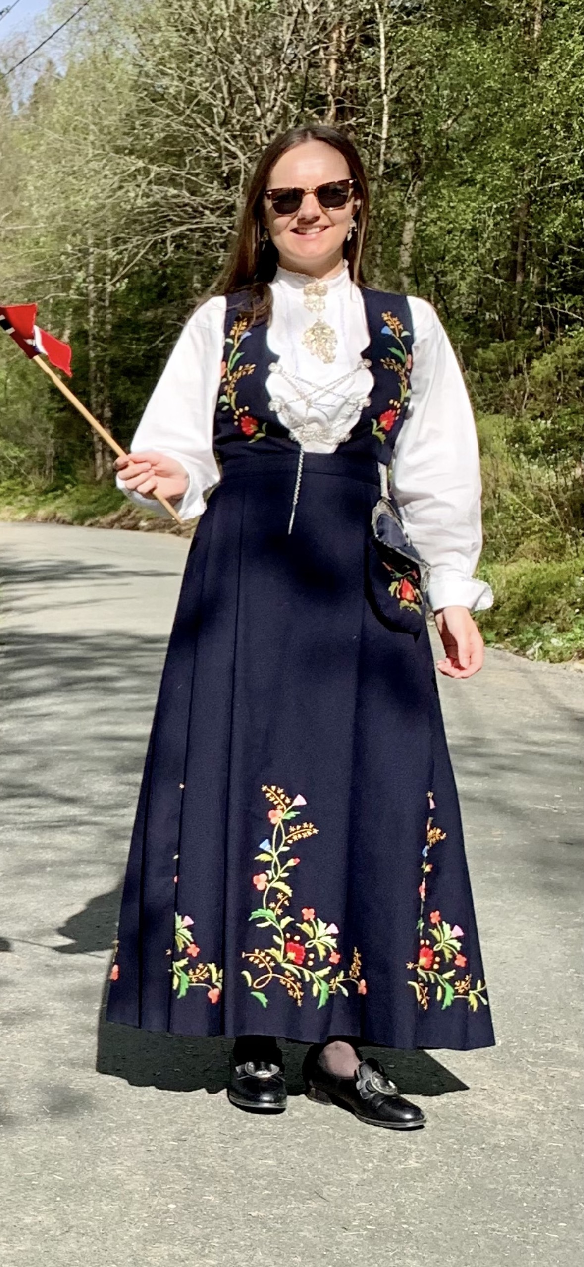 Flott bergensbunad med sølv. 