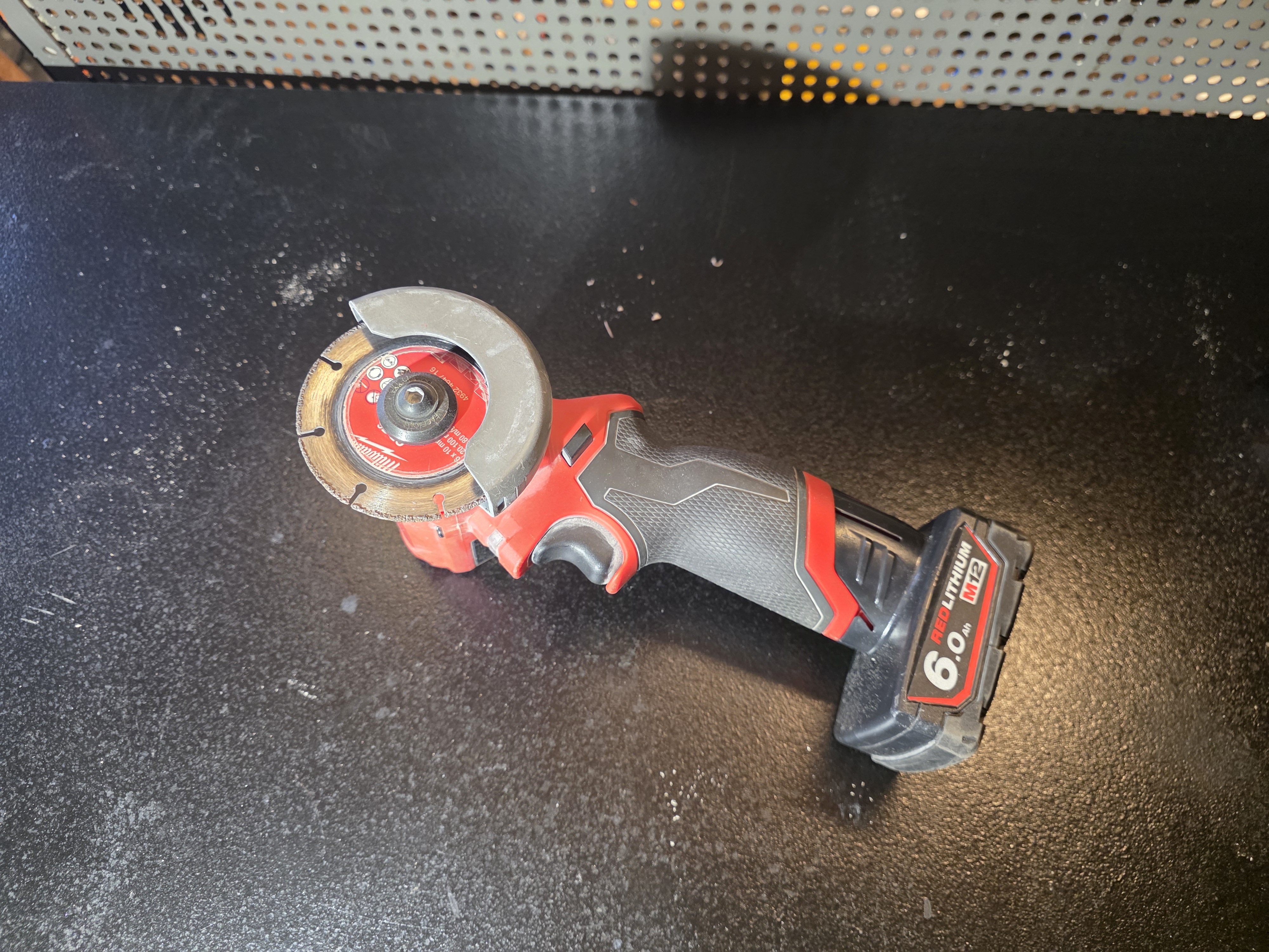 Milwaukee m12 fcot universalkutter /miniatyr sirkelsag