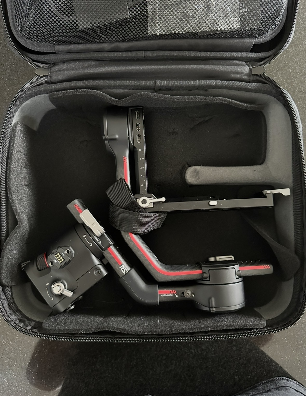 Dji ronin rs3 pro (extra battery & handle)