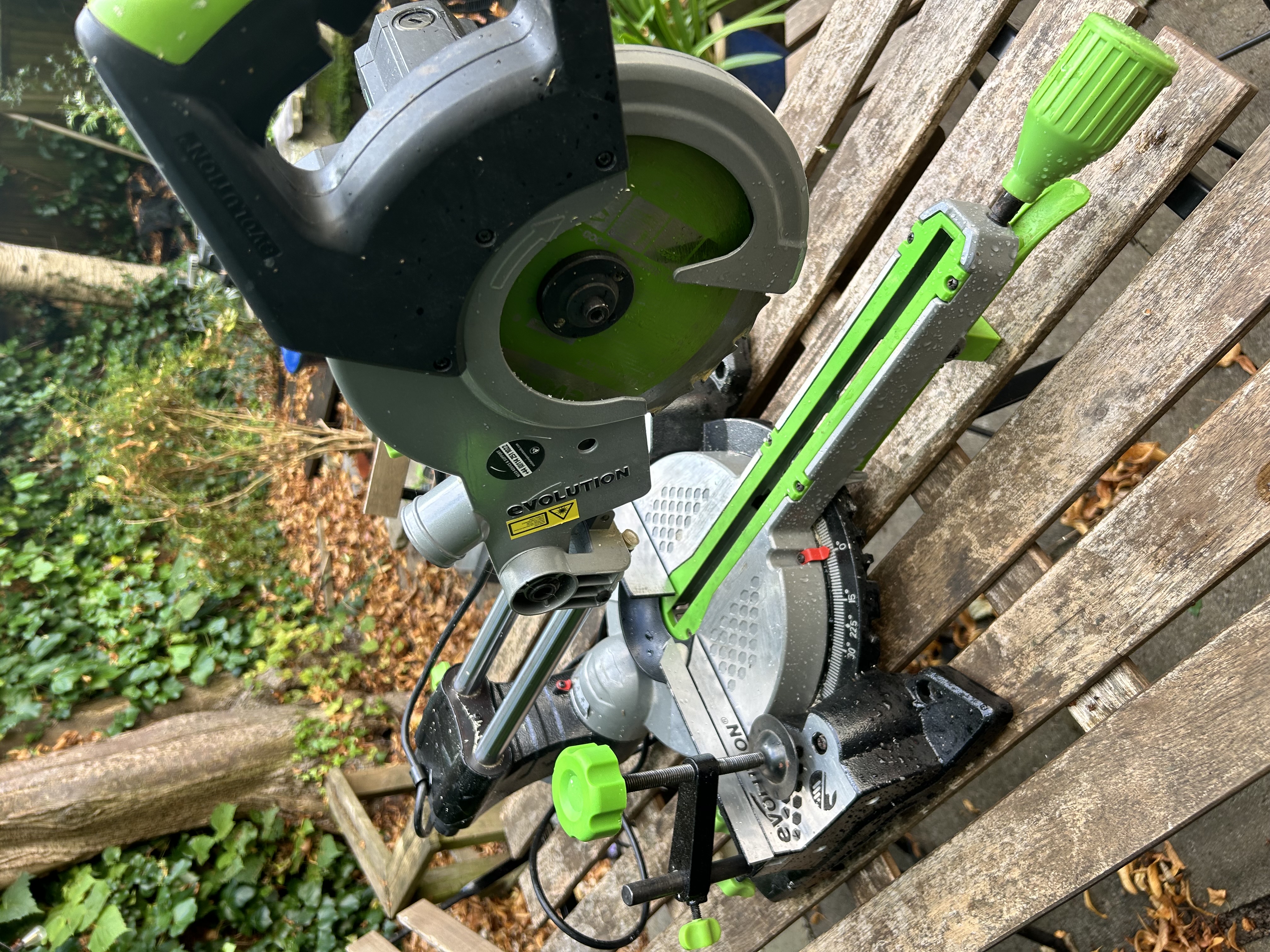 Mitre circular saw