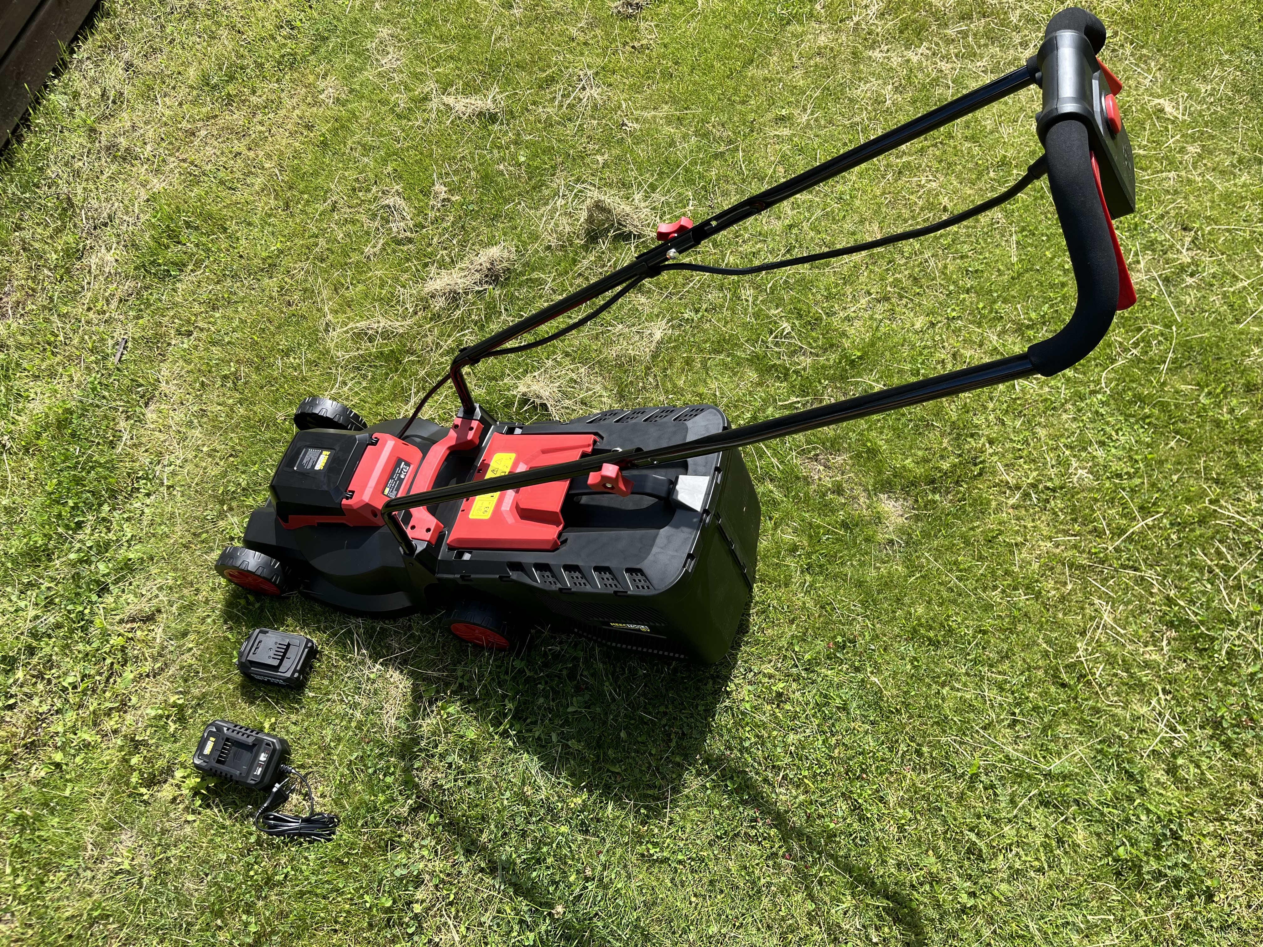 Helt ny batteridriven gräsklippare – 18v | 32 cm | batteri & laddare ingår