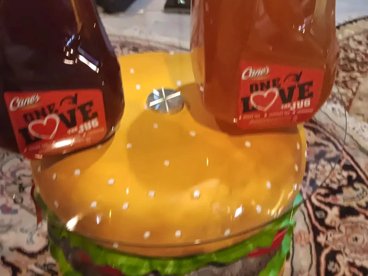 🍔 giant hamburger coffee table with glass top – fun & functional statement piece! 🍔