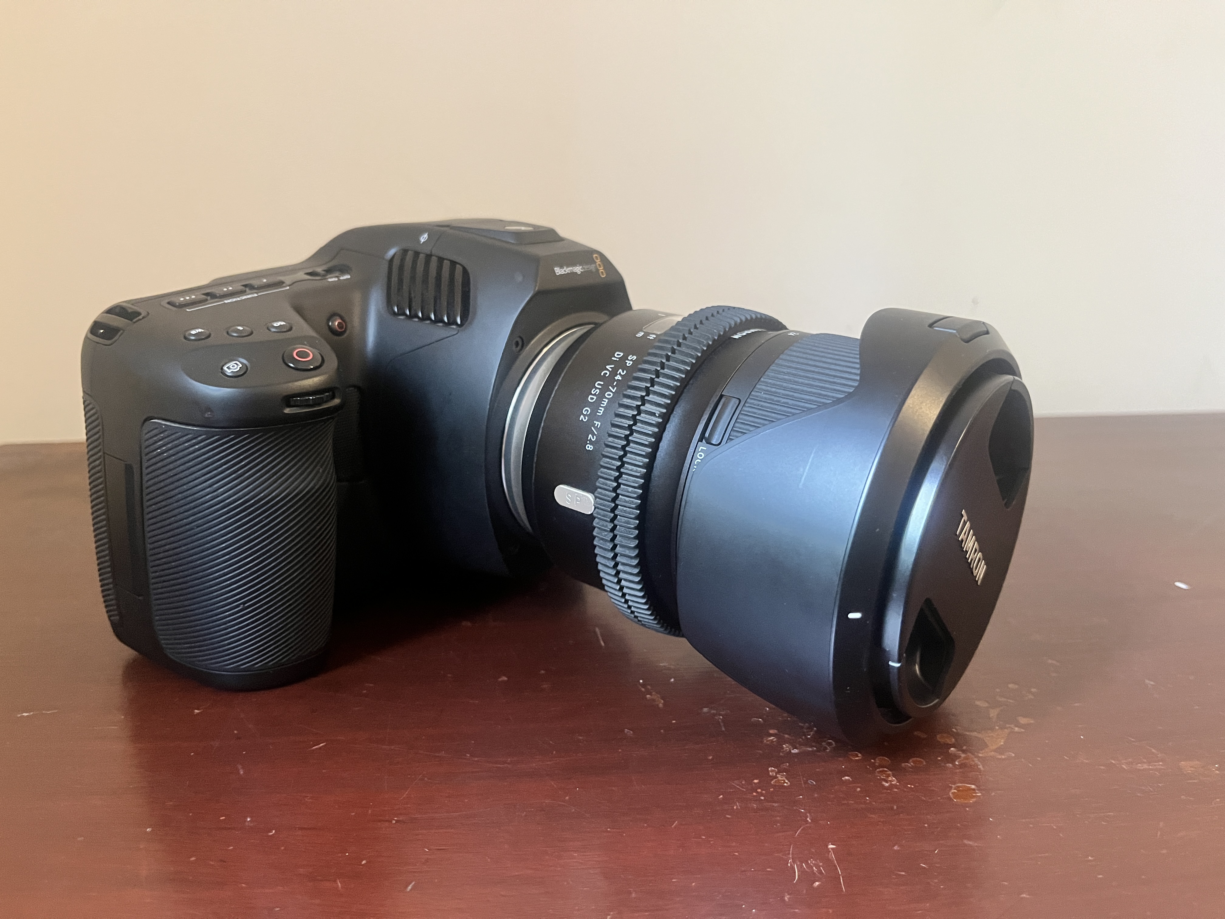 Blackmagic pocket cinema camera 6k pro + tamron tamron sp 24-70mm f/2.8 di vc