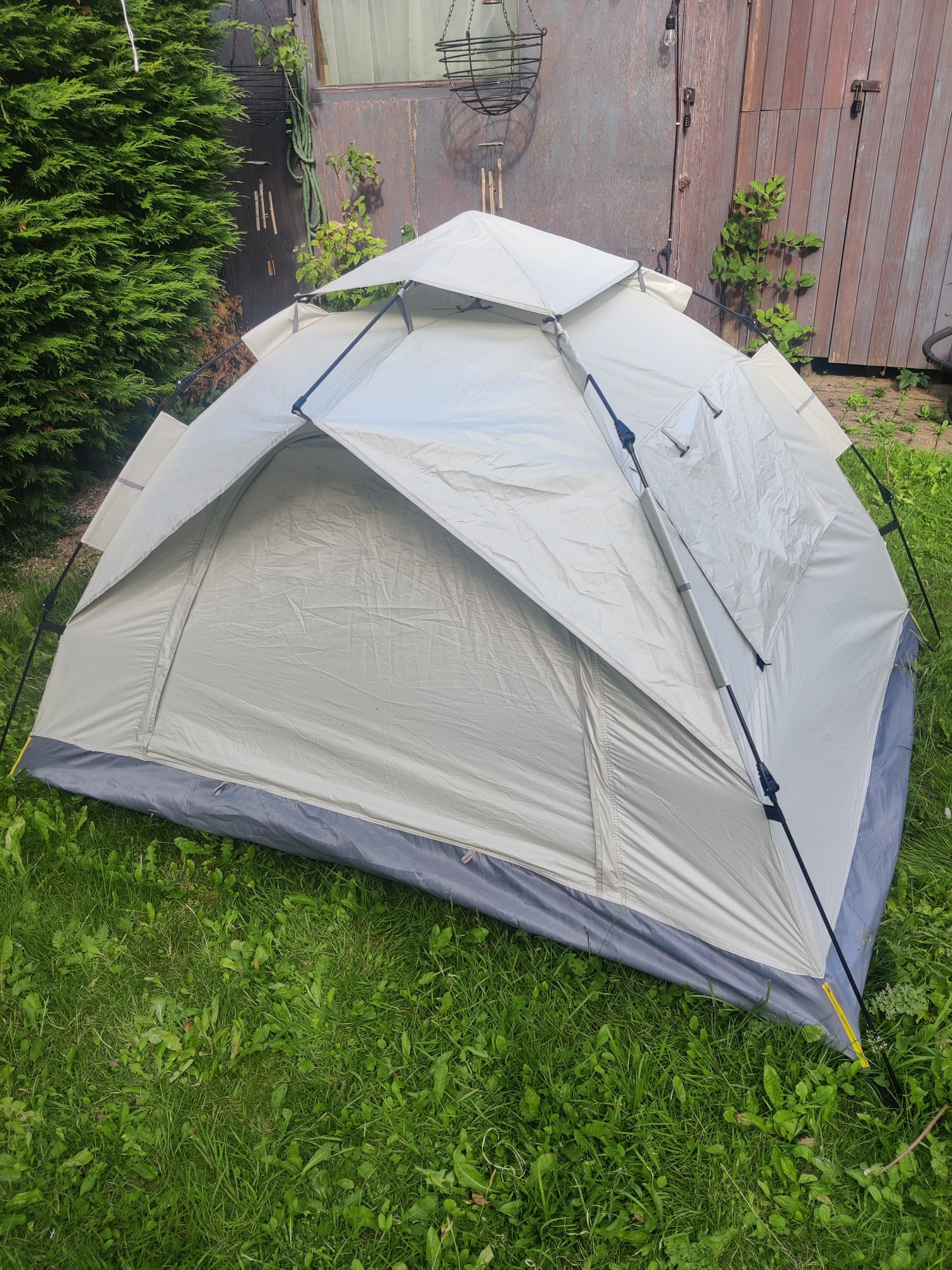 Pop out 2-person tent set 