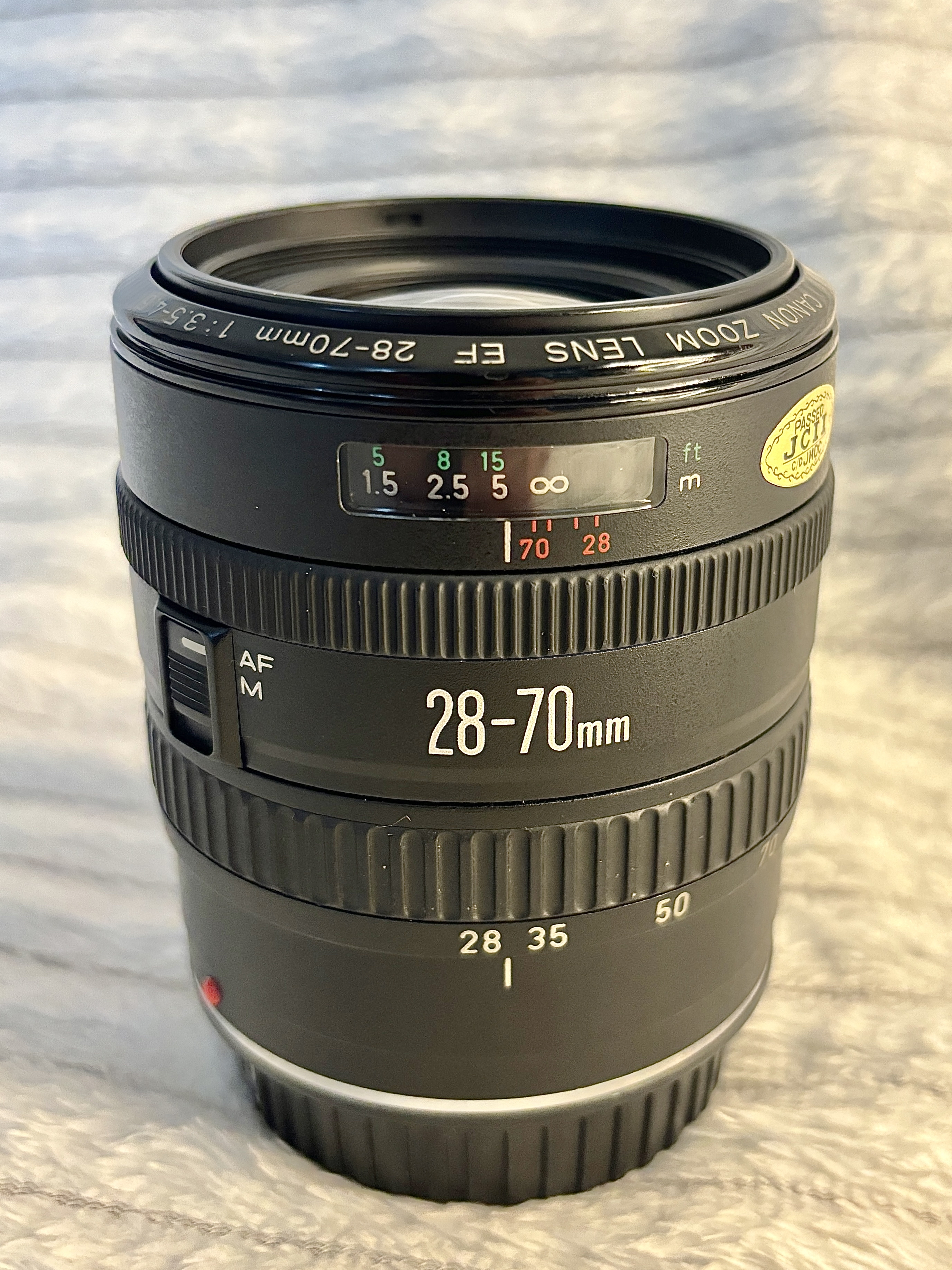 Canon 28-70mm ef zoom lens