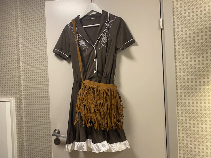 Western cowgirl outfit