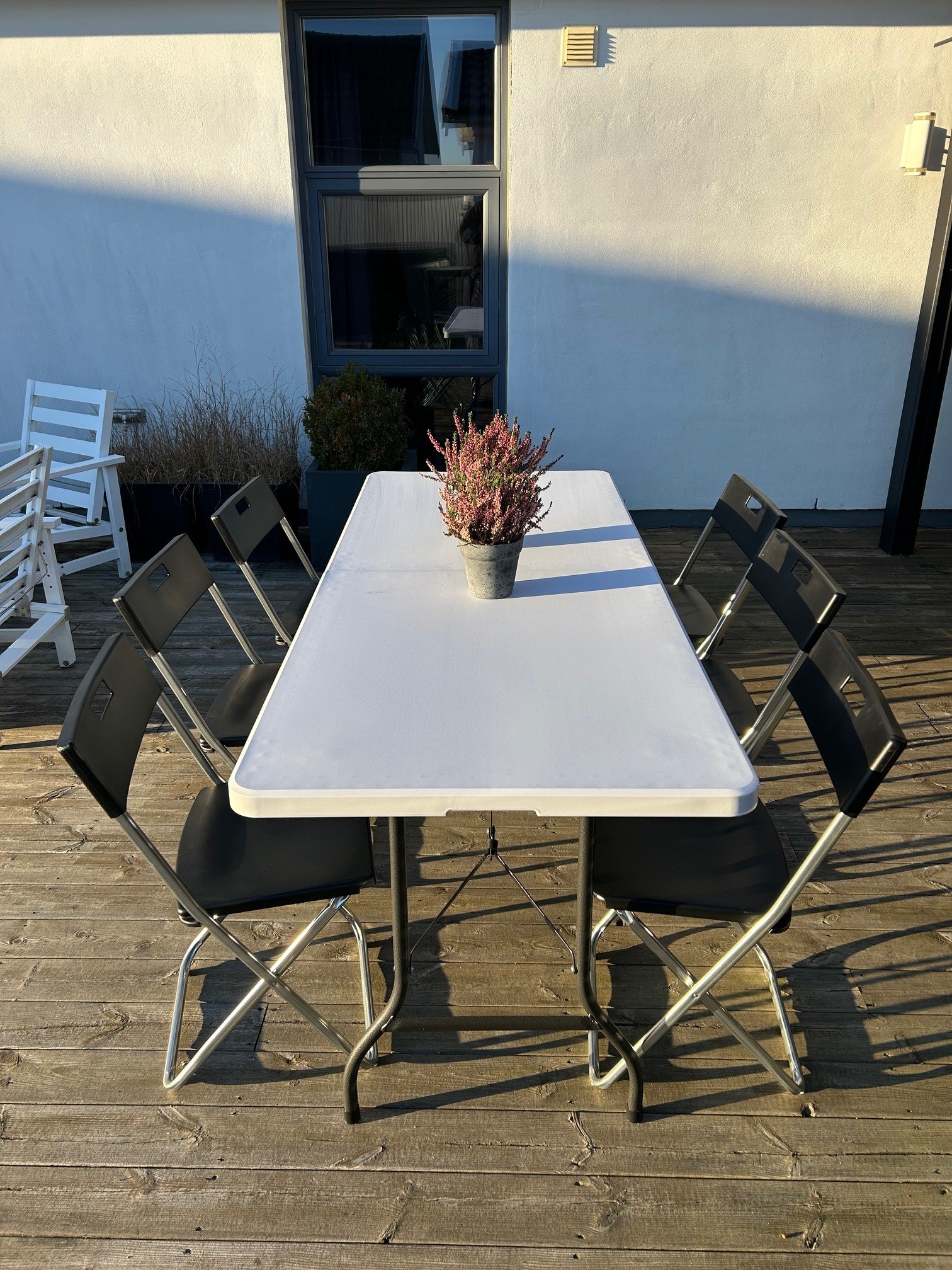 Bord med 6 stolar (hopfällbart)