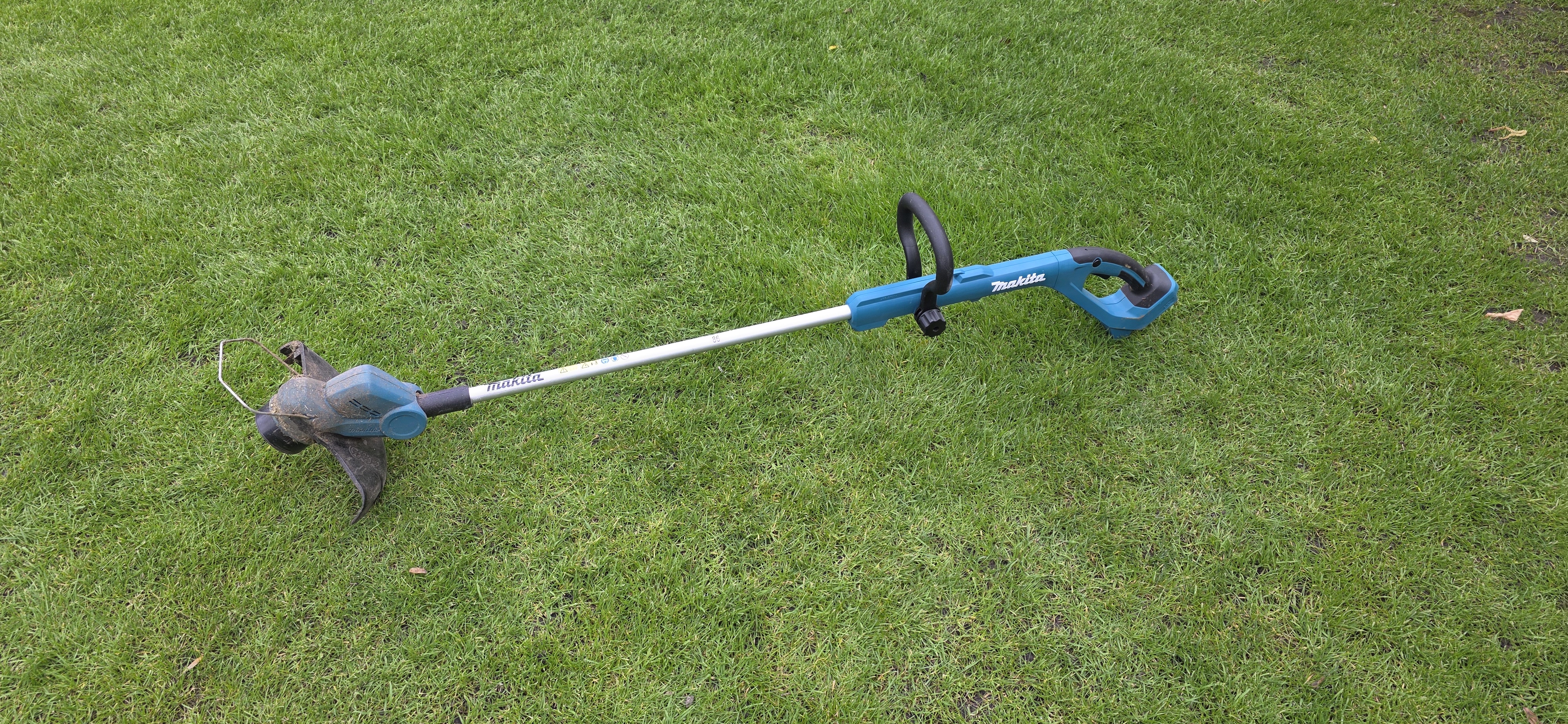 Makita dur193 battery powered strimmer