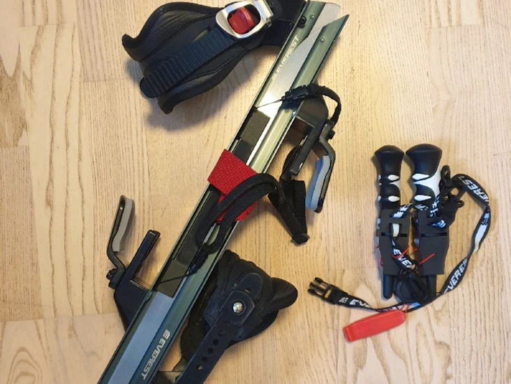 Långfärdsskridskor med universalbindning