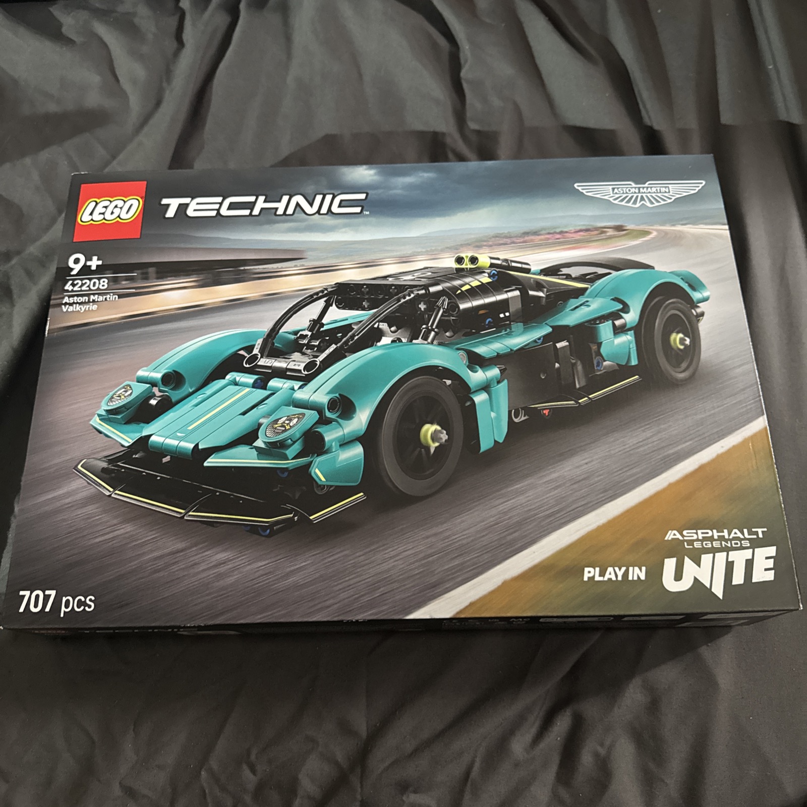 Lego technic aston martin valkyrie 42208