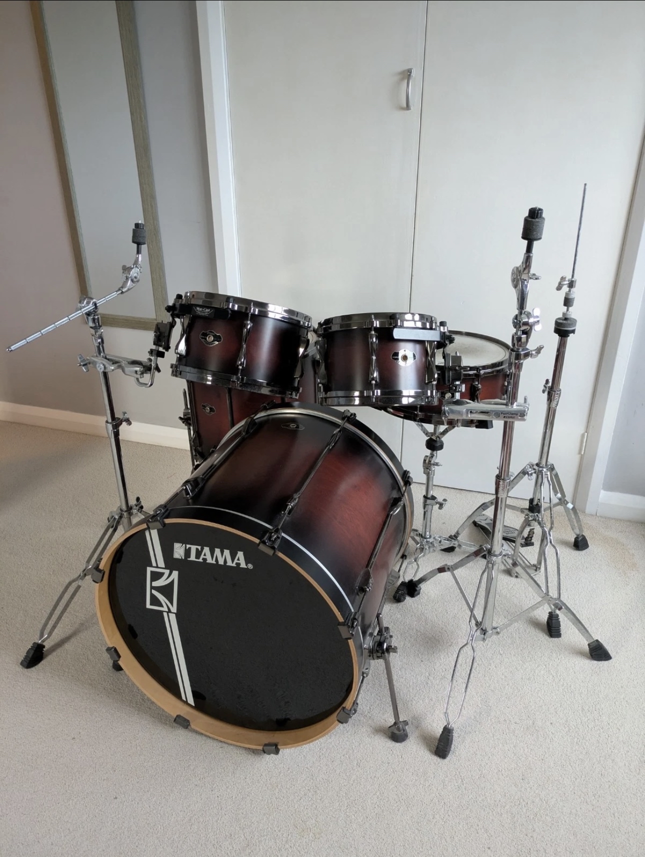 Tama superstar hyperdrive drum kit
