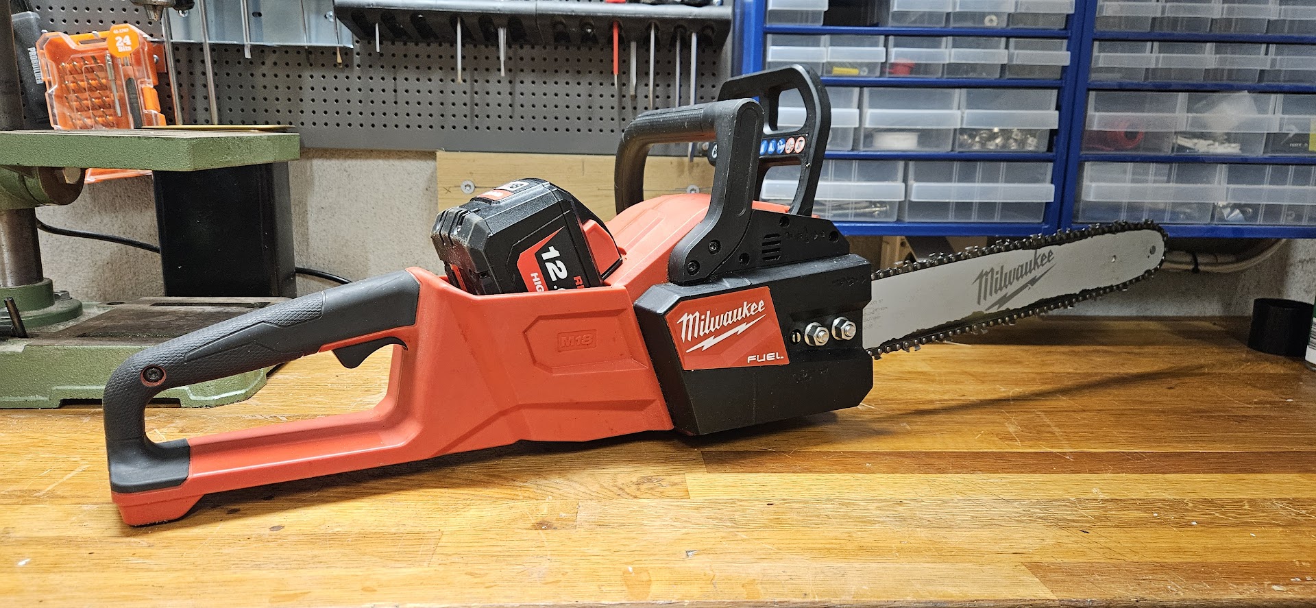 Milwaukee motorsag m18 fchs