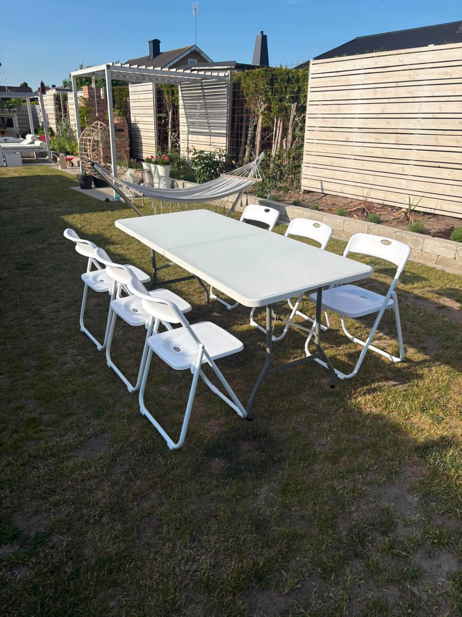 Bord och stolar 60 st 