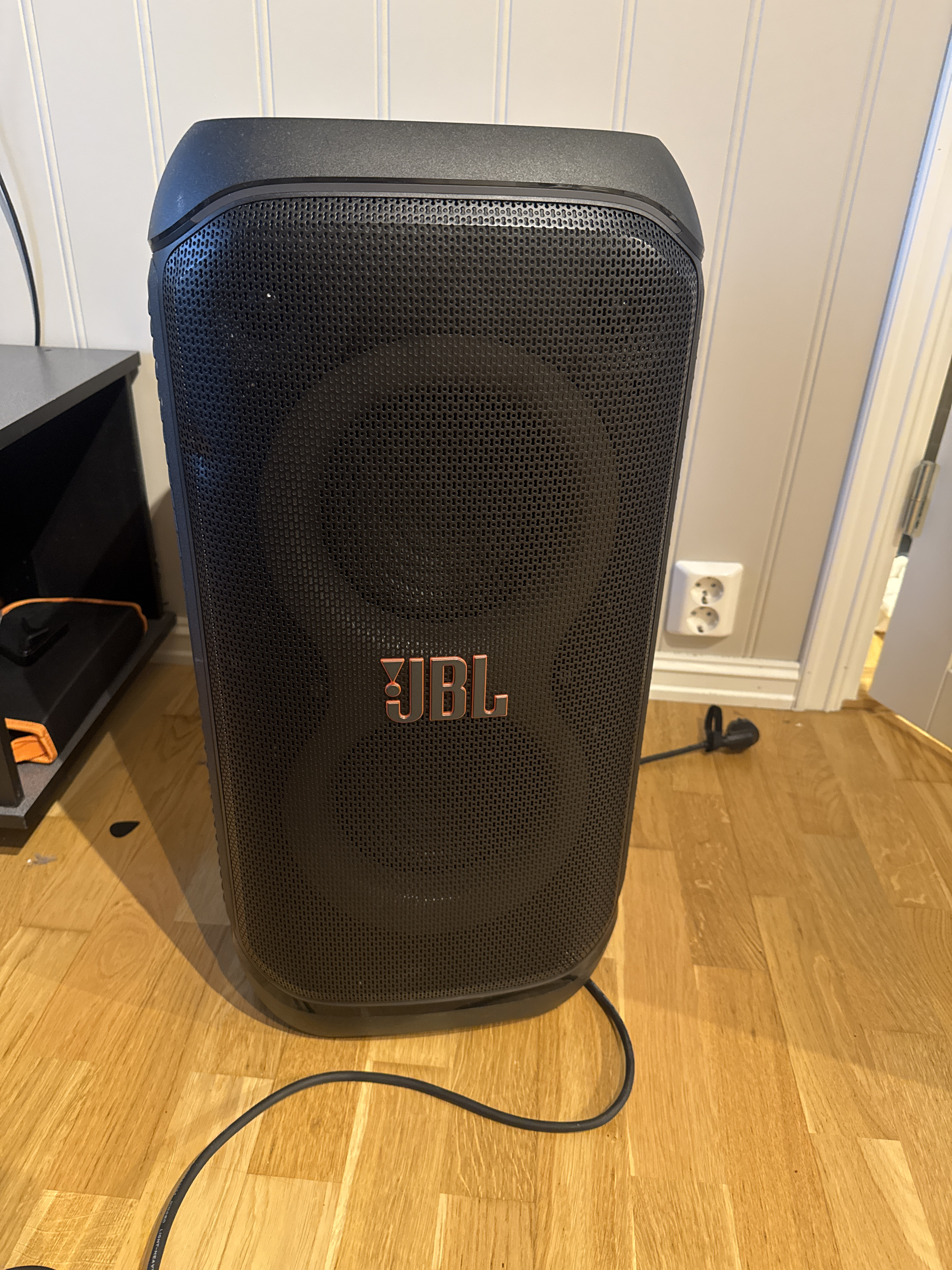 Jbl partybox 320/med mikrofoner