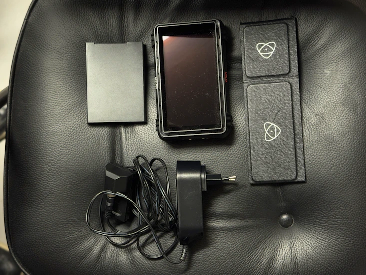 Atomos ninja v -monitoritallennin + 1tb ssd-kovalevy + aurinkolippa