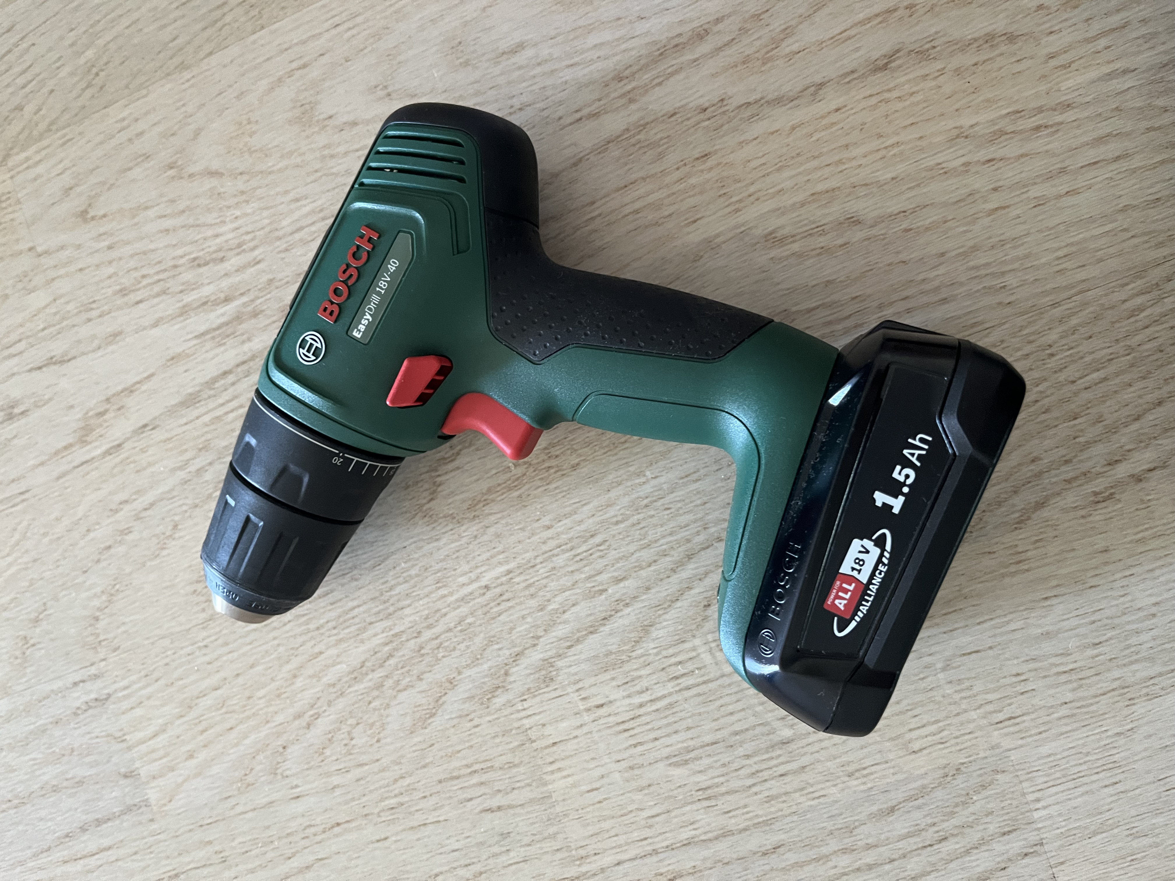 Borrskruvdragare från bosch (easydrill 18v-40)