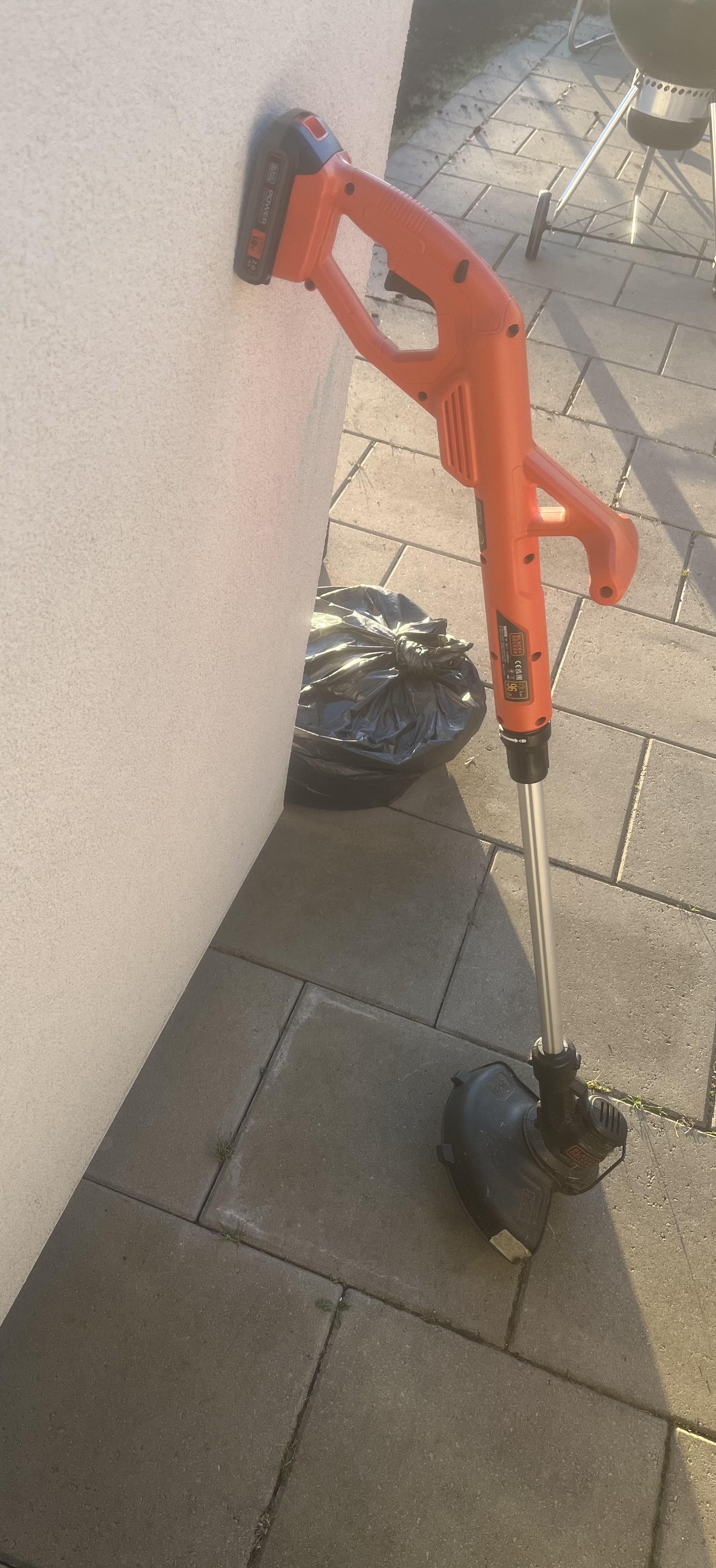 Batteridriven grästrimmer black & decker