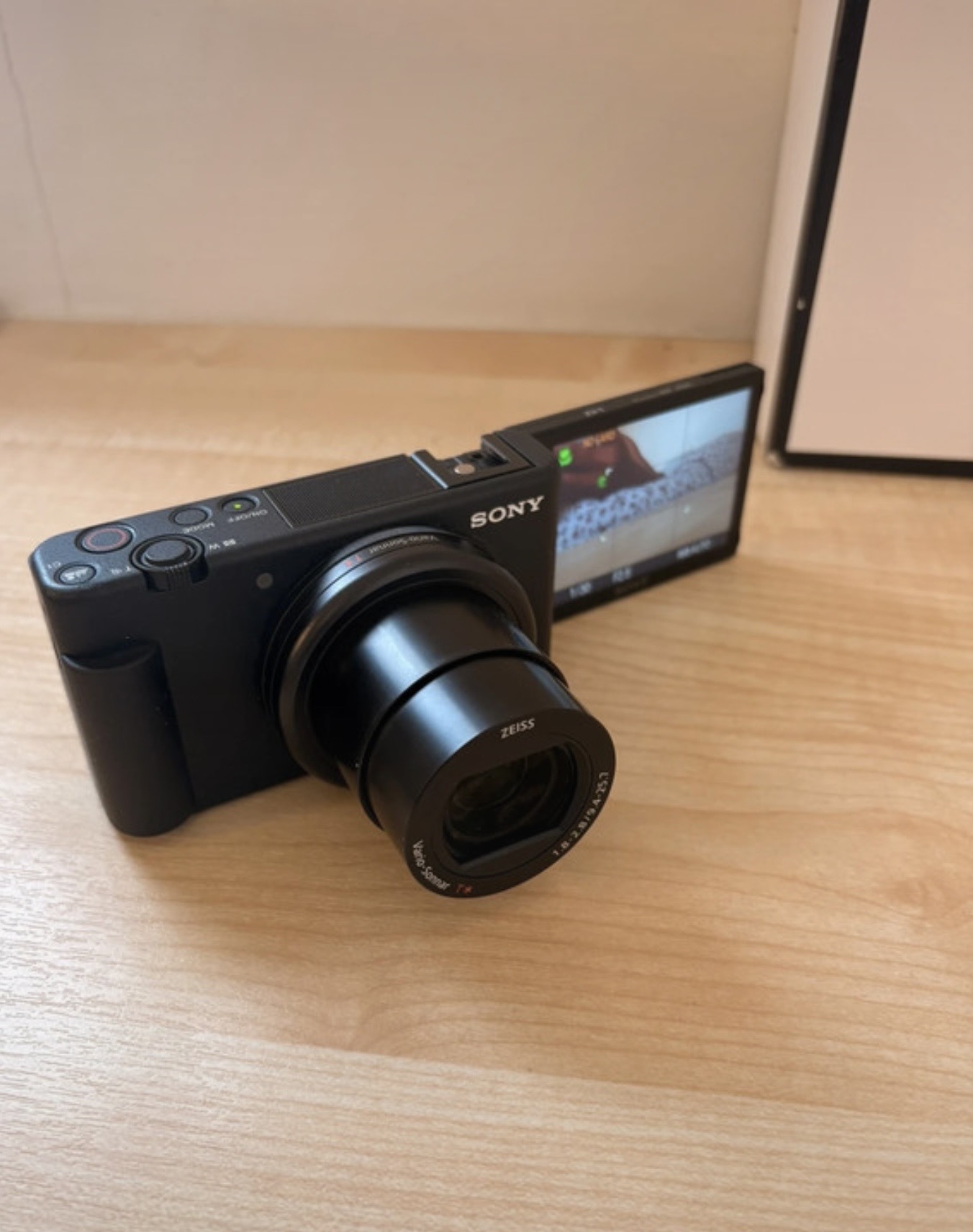 Sony zv-1 vlogging camera