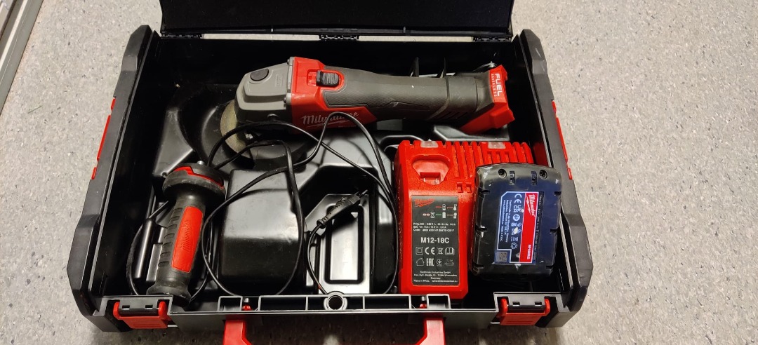  milwaukee m18 fsag125x-0x angle grinder