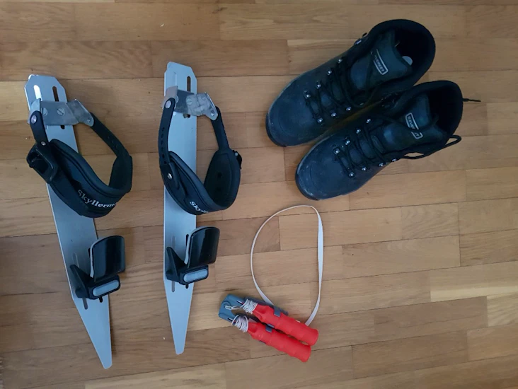 Långfärdsskridskor, pjäxor strl 38, isdubbar.