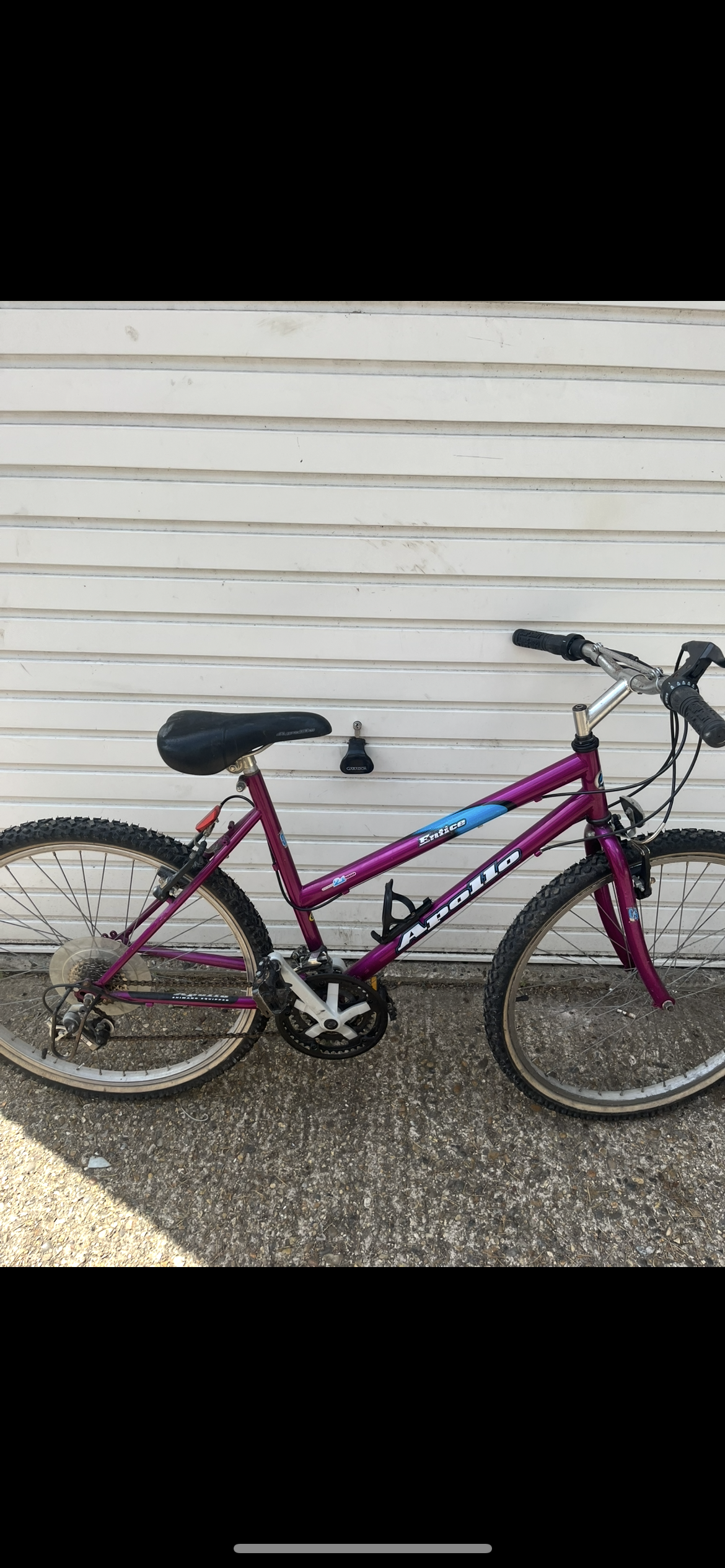 Mountain bike appollo outrage boys bike nice condition suit 9/12 years .