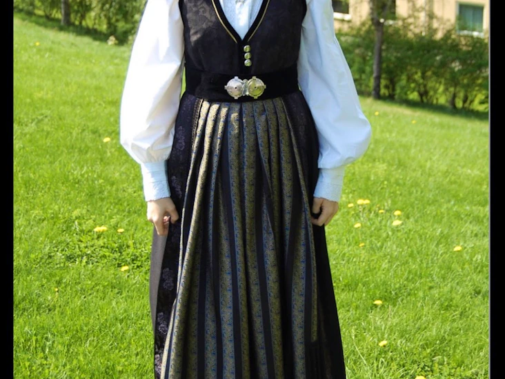 Jubileumsdrakt fra eva lie