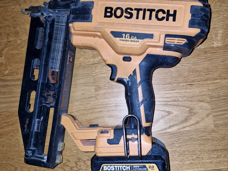 Dykkertpistol med dewalt batteri