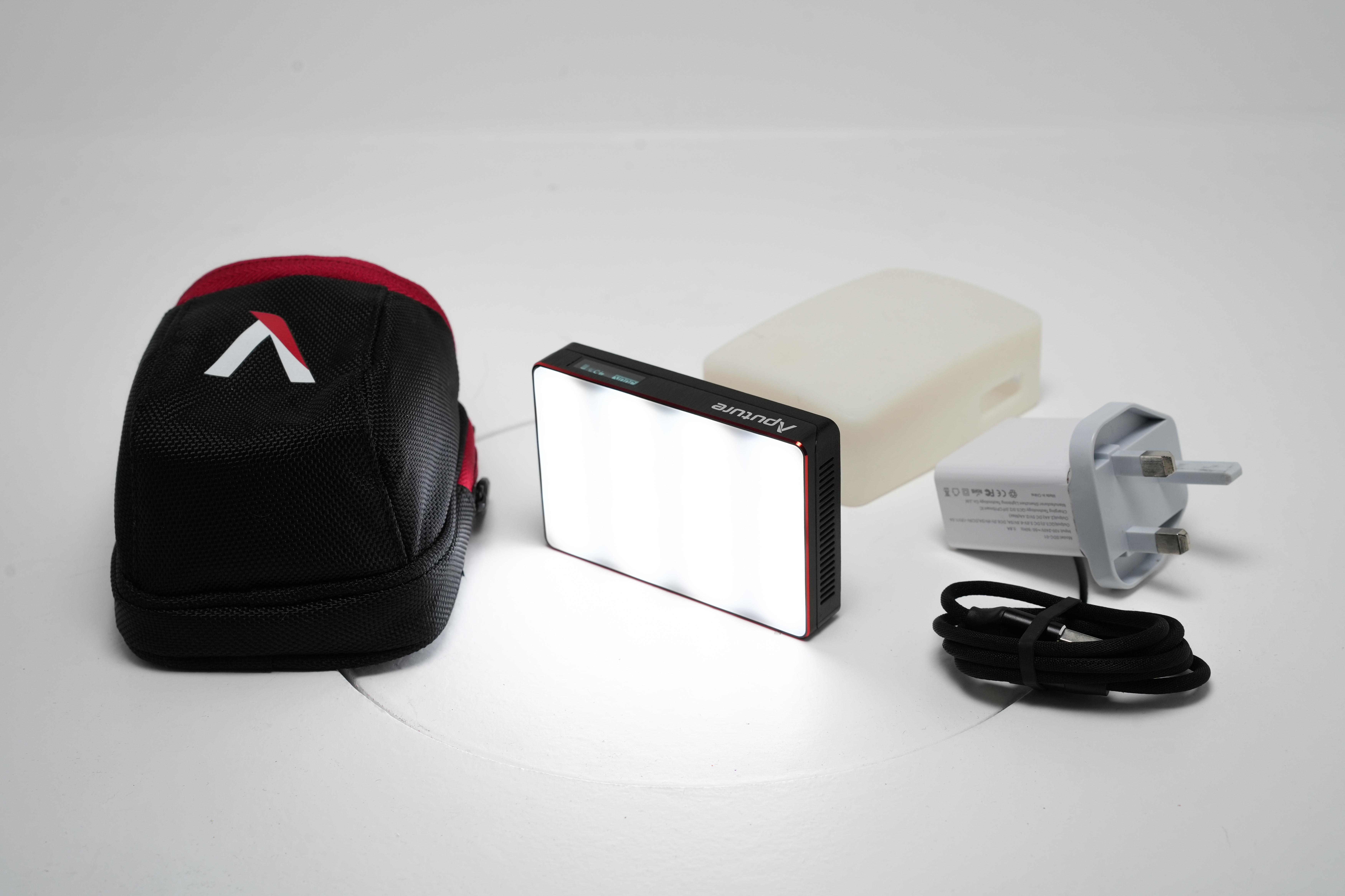 Aputure mc rgbww light