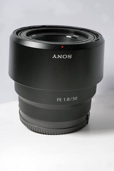 Sony fe 50mm f1.8 full-frame e-mount portrait lens