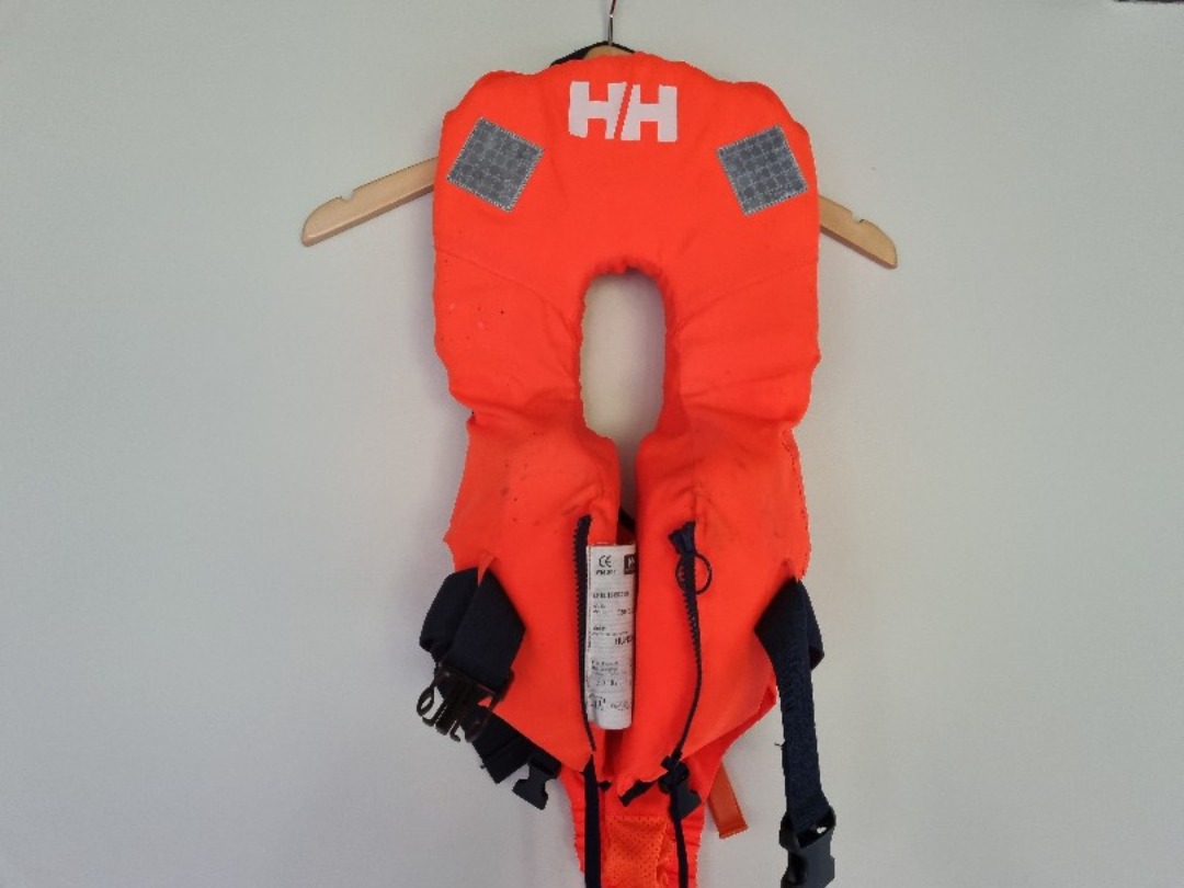 Flytevest for barn