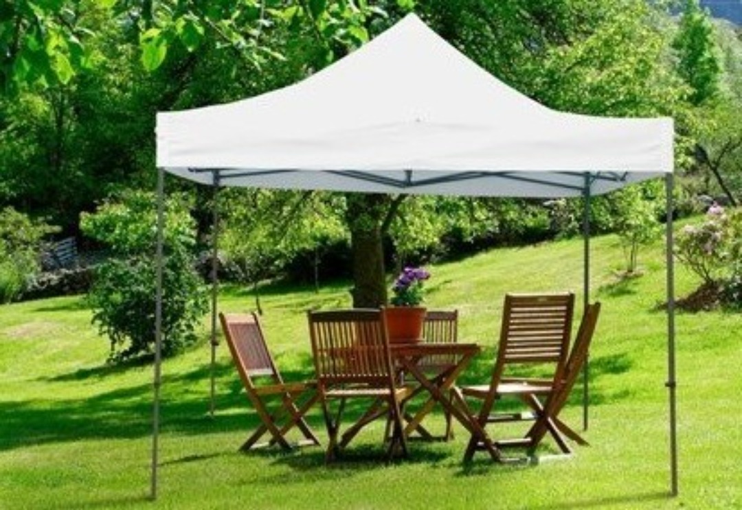 3x3 hvitt partytelt med 4 vegger og "vinduer"