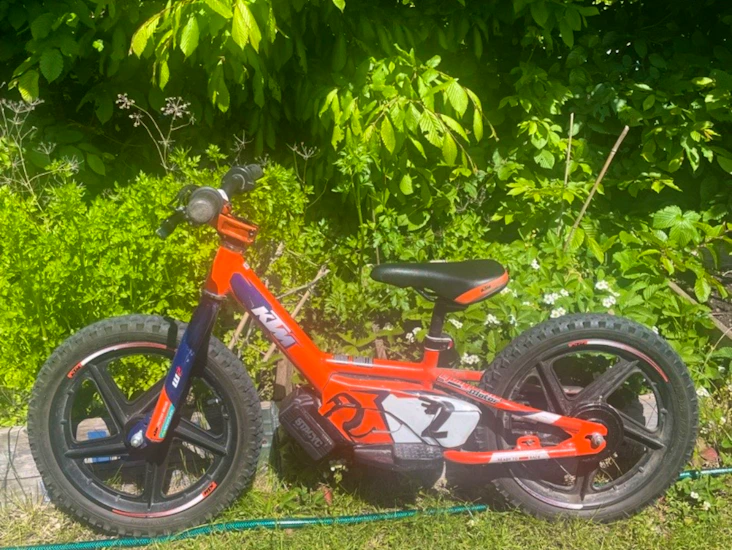 Elektrisk motorcykel för barn