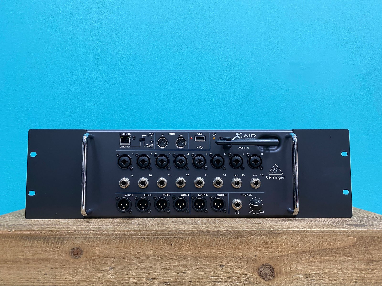 Behringer xr16