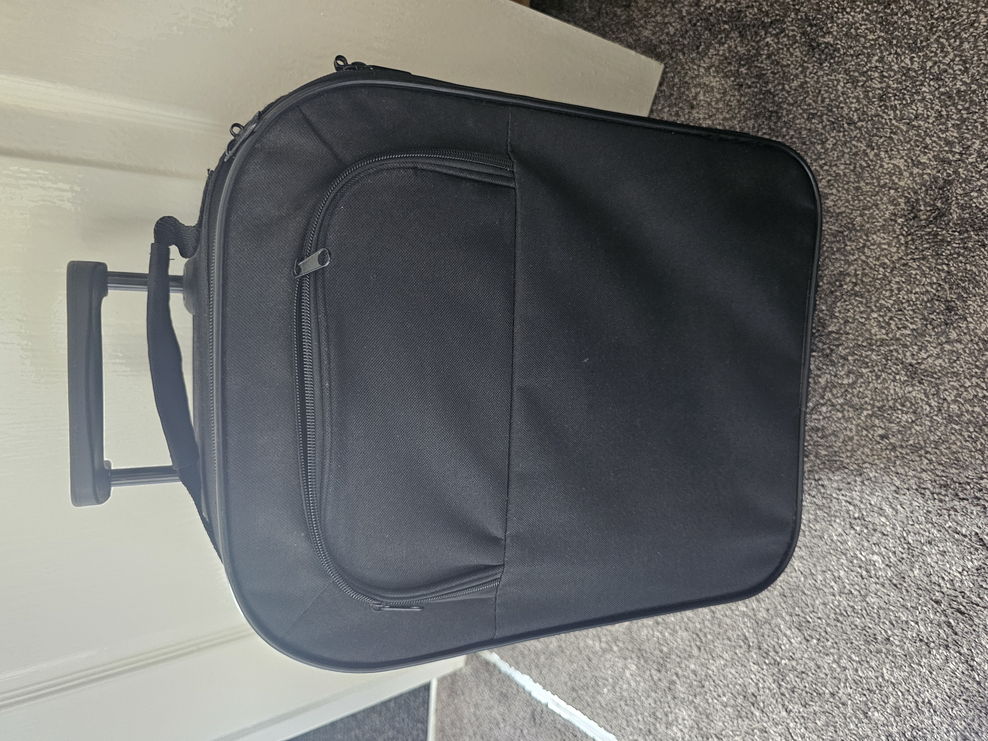 Small carry on luggage 