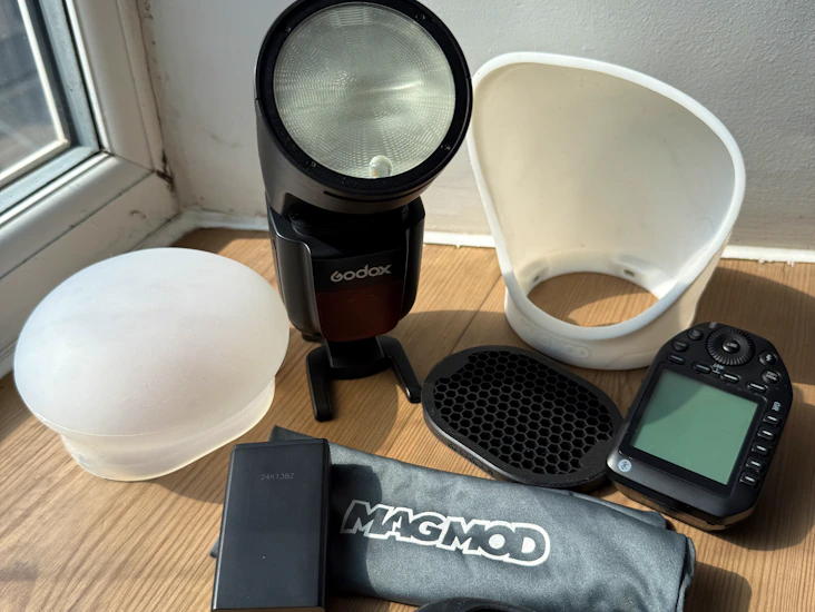 Godox v1 speed light for sony with xpros ii transmitter and mag mod kit