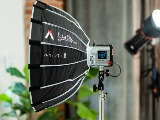 Aputure amaran cob 60x with softbox mini dome - super soft small and bright led light for interviews vlock 