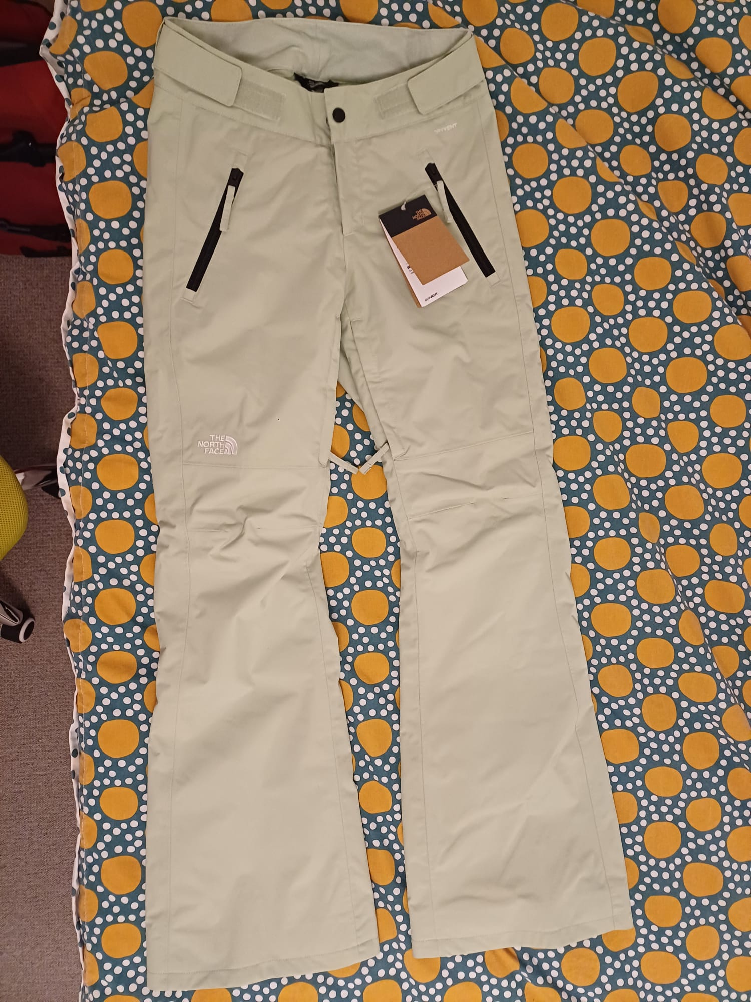Rent ski pants near me store