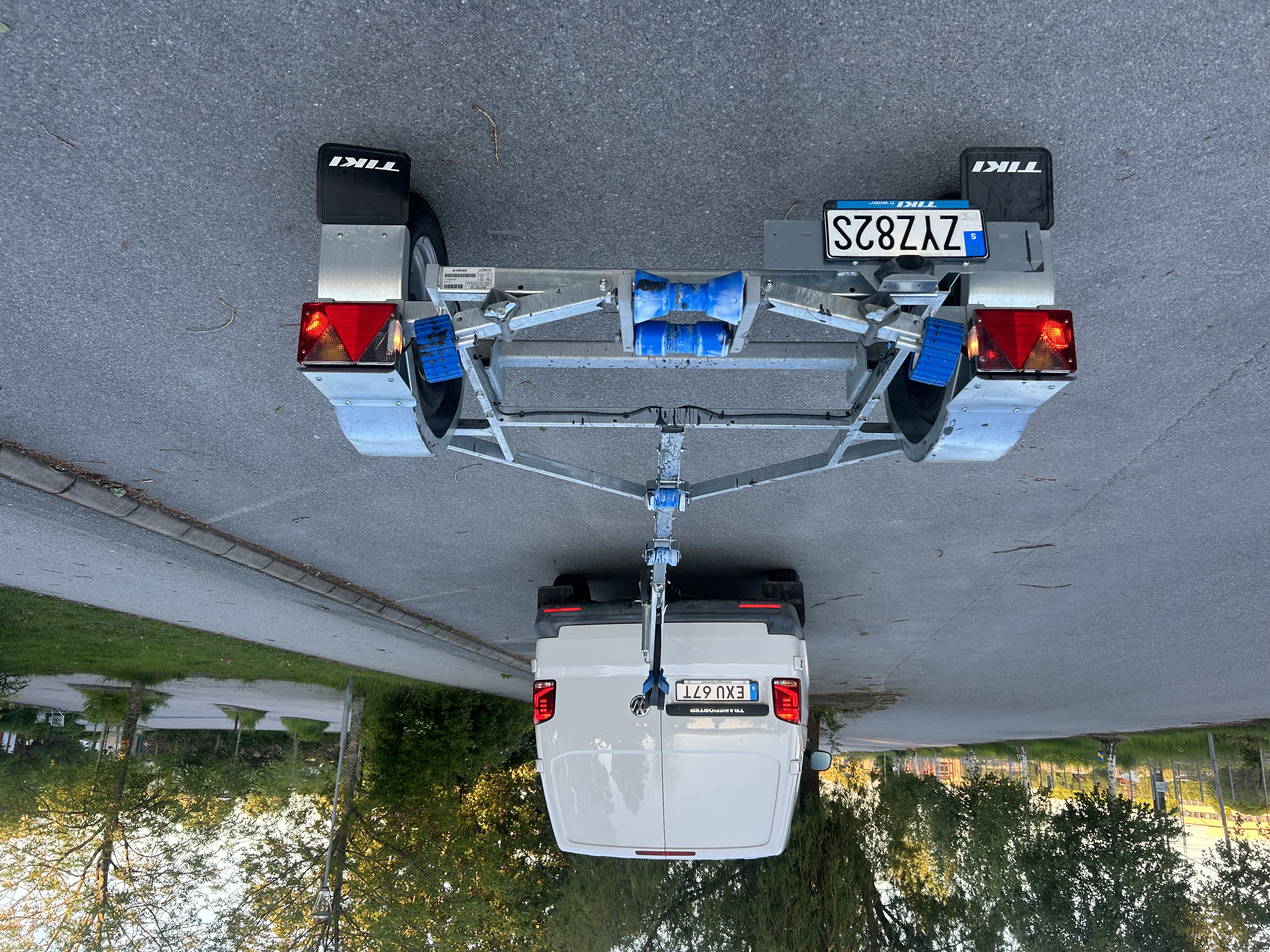 Båttrailer båtvagn 80km/h tiki lastar 4,8m 470kg båtar