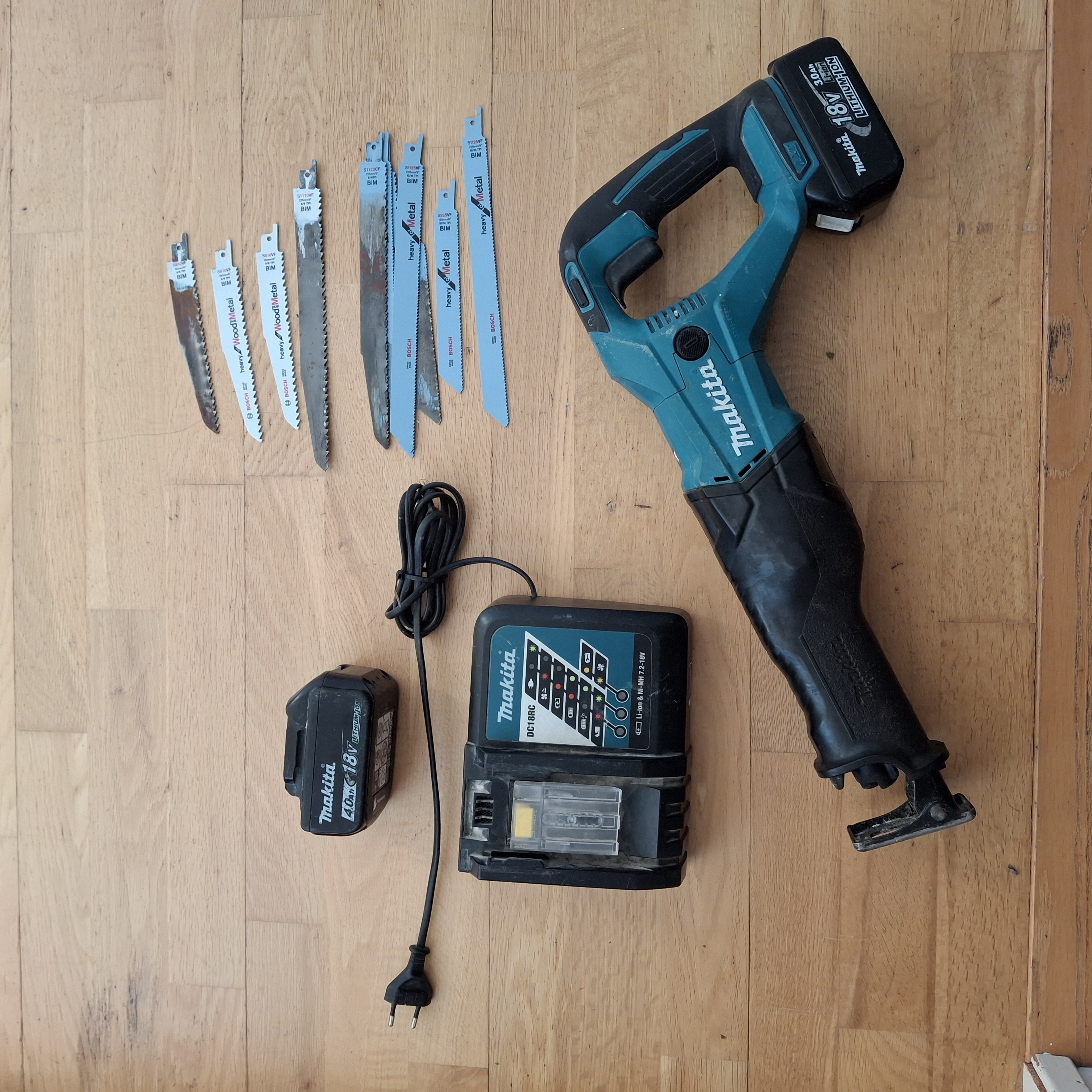 Professionell tigersåg makita lxt djr186