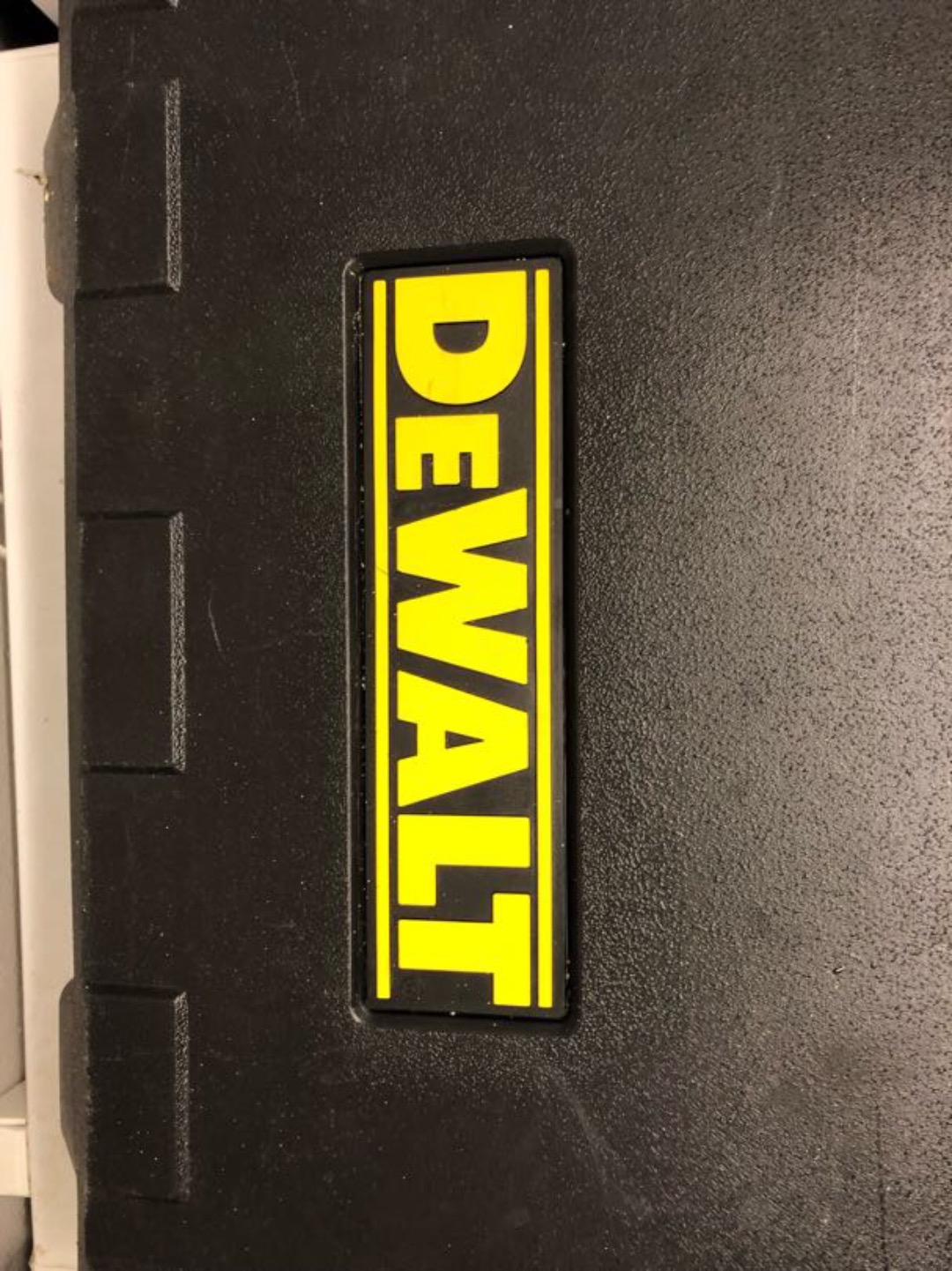 Dewalt koffert med to batterier