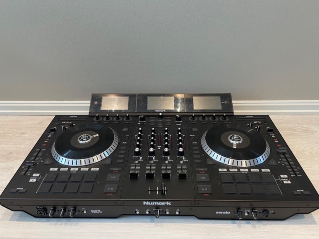 Numark ns7iii serato dj kontroller