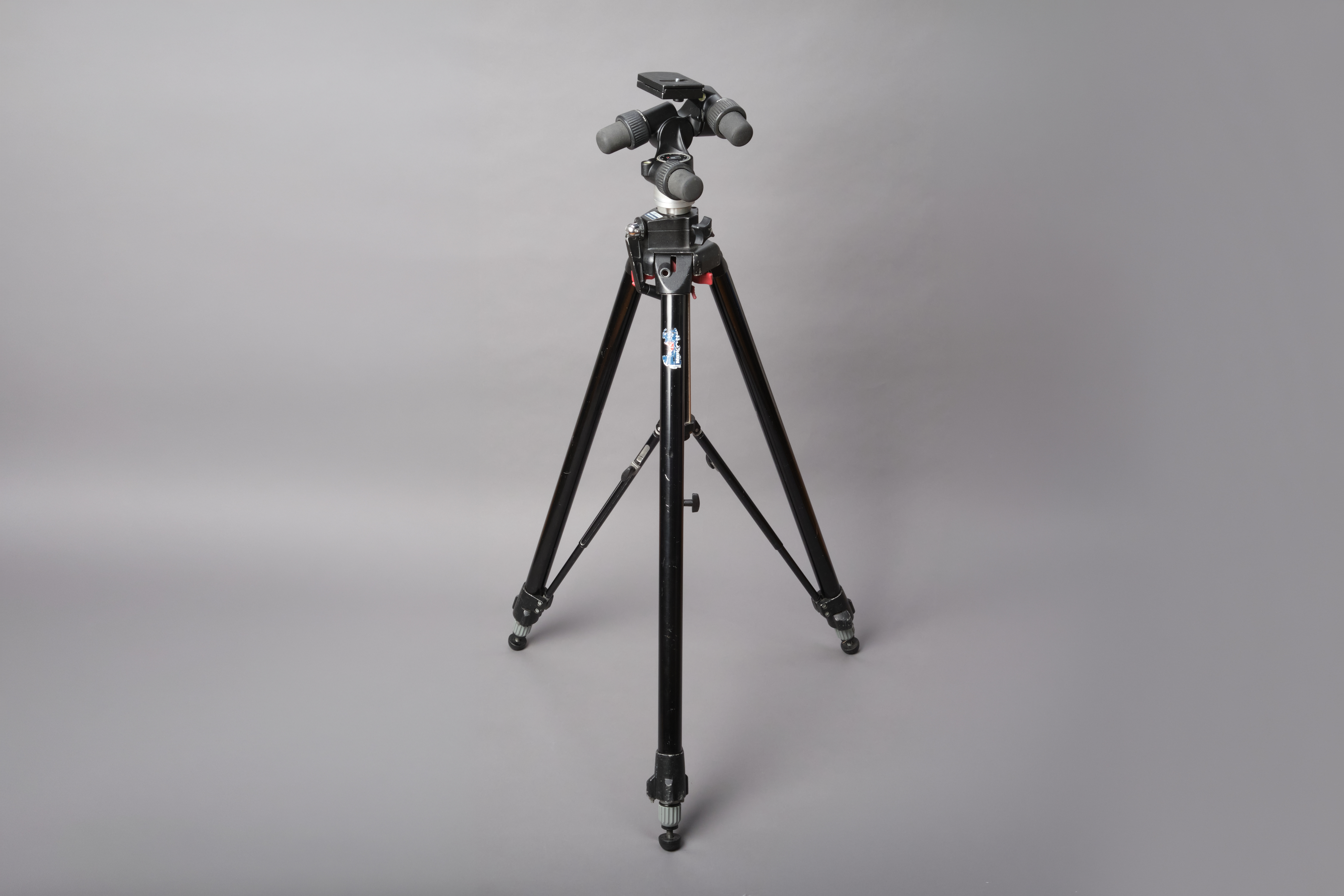 Manfrotto 058 tripod and manfrotto 405 geared head