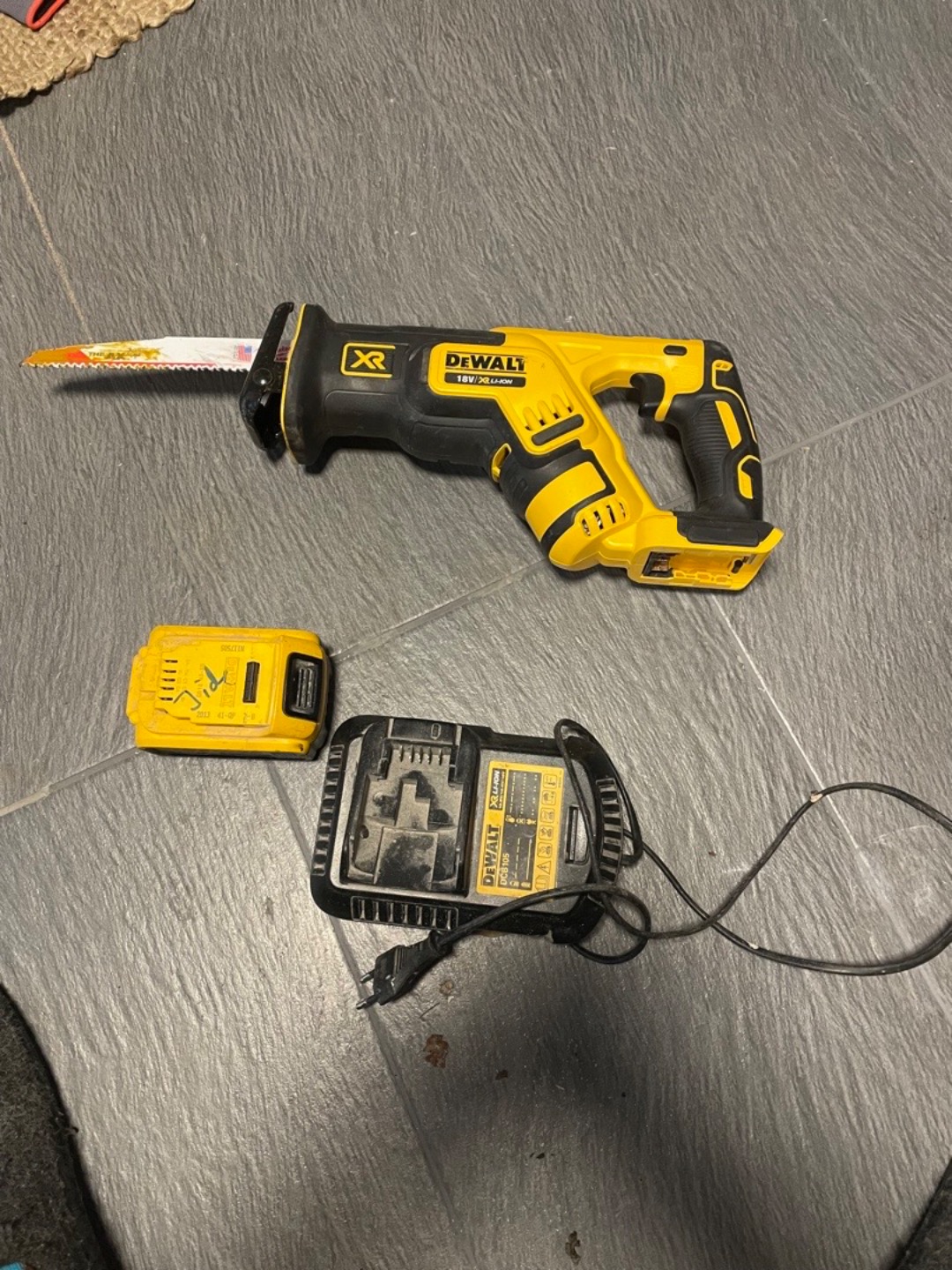Batteridriven tigersåg dewalt