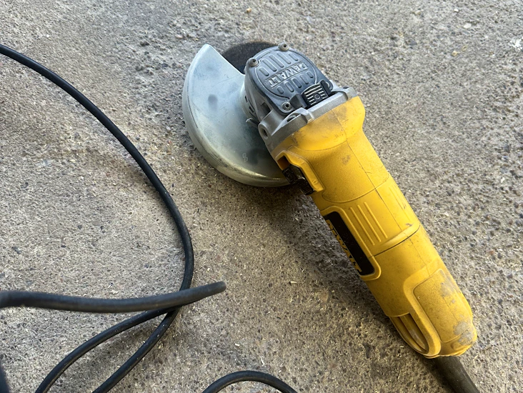 Dewalt kulmahiomakone